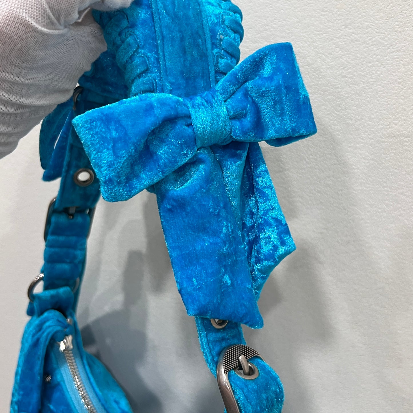 BALENCIAGA Le Cagole velvet handbag