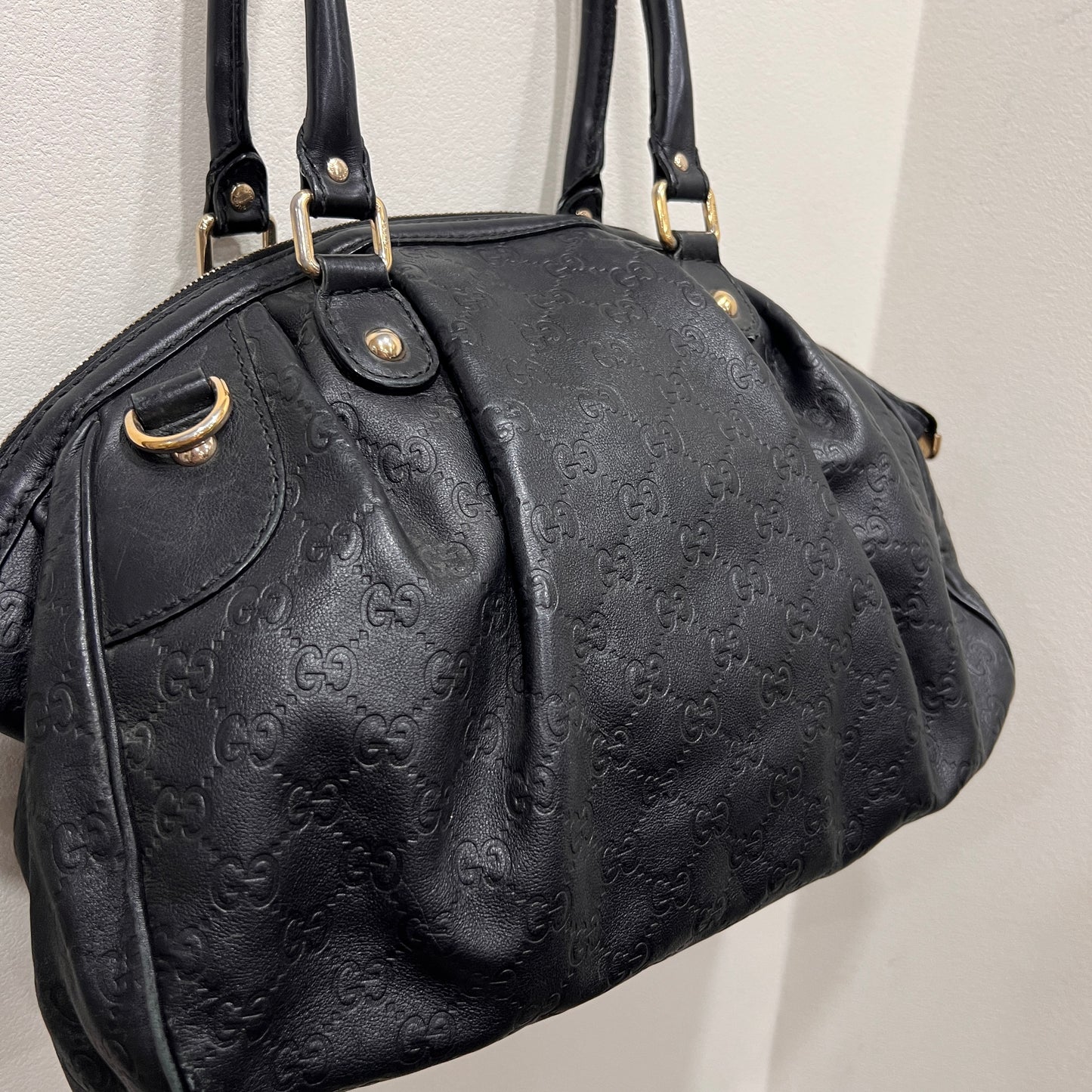 GUCCI Sukey Handbag in Timeless Black Guccissima (GG embossed) Leather