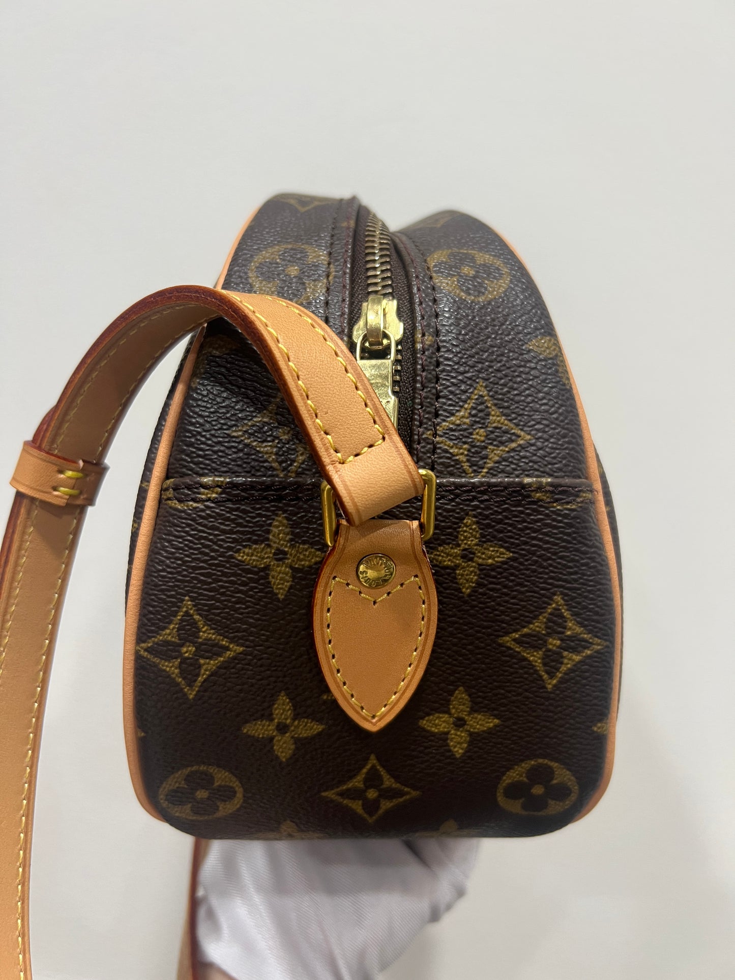 LOUIS VUITTON Crossbody (VACHETTA REPLACED, NON LV STRAP)
