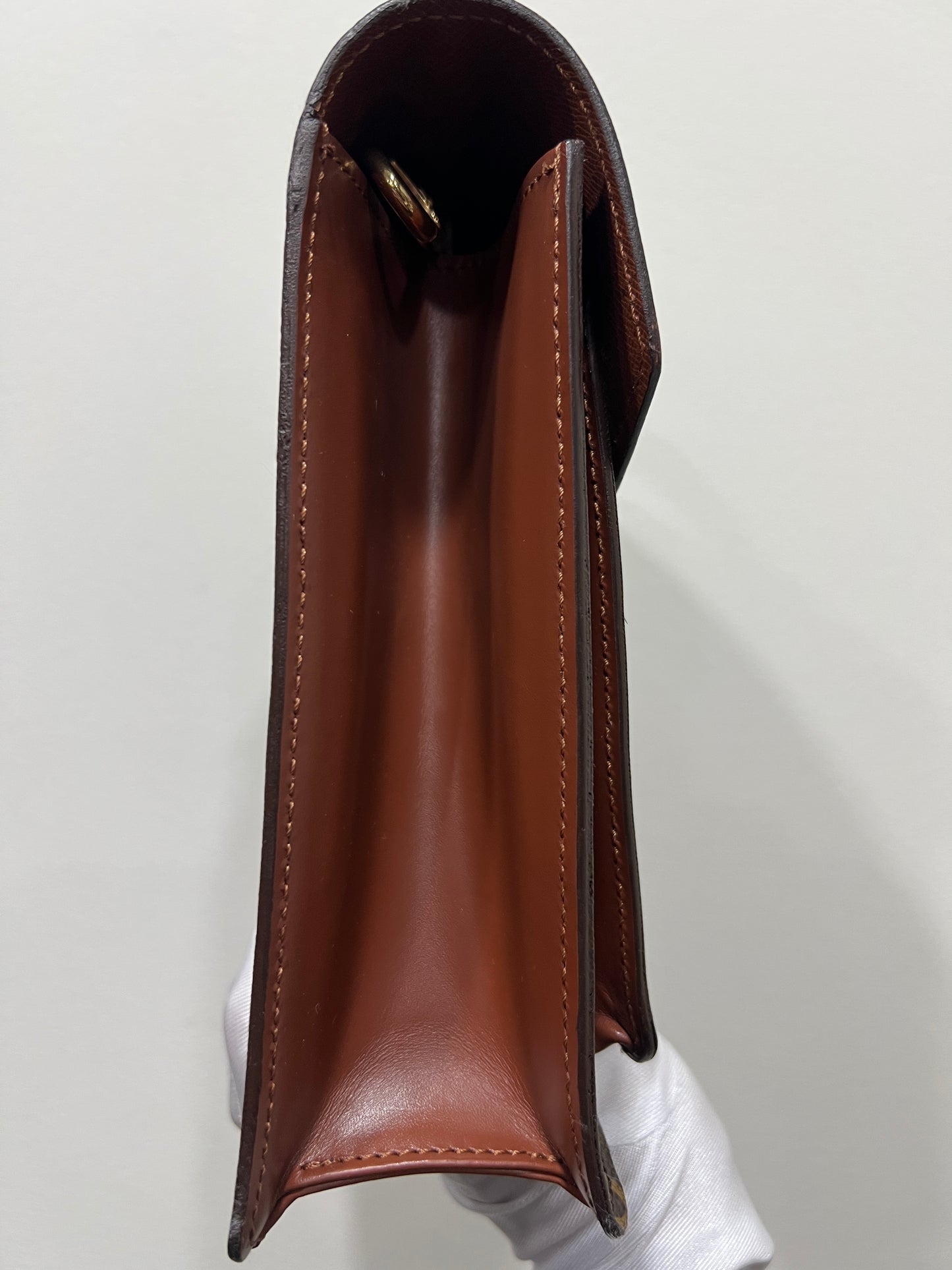 LOUIS VUITTON Monceau 26