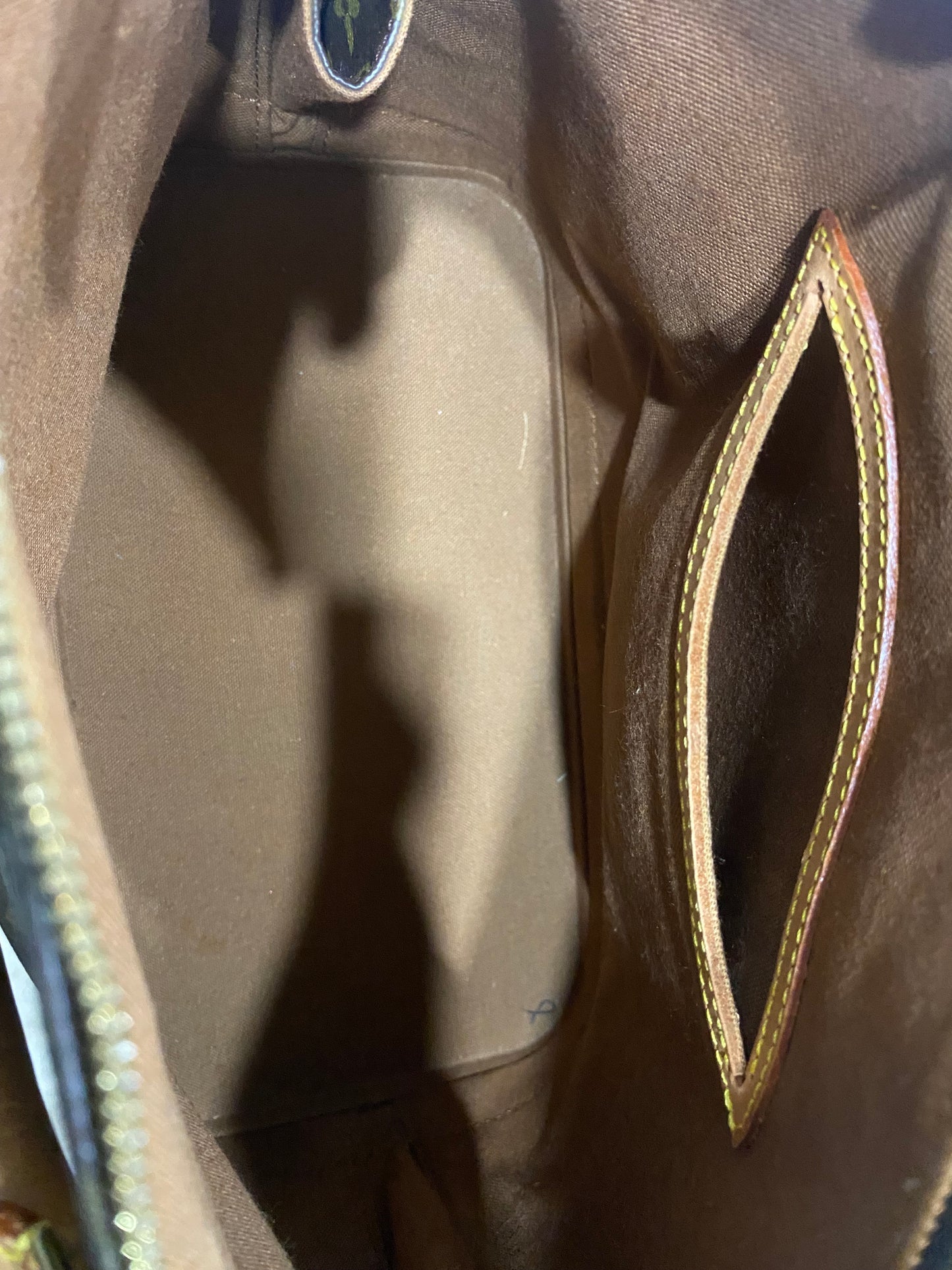 LOUIS VUITTON Alma Monogram