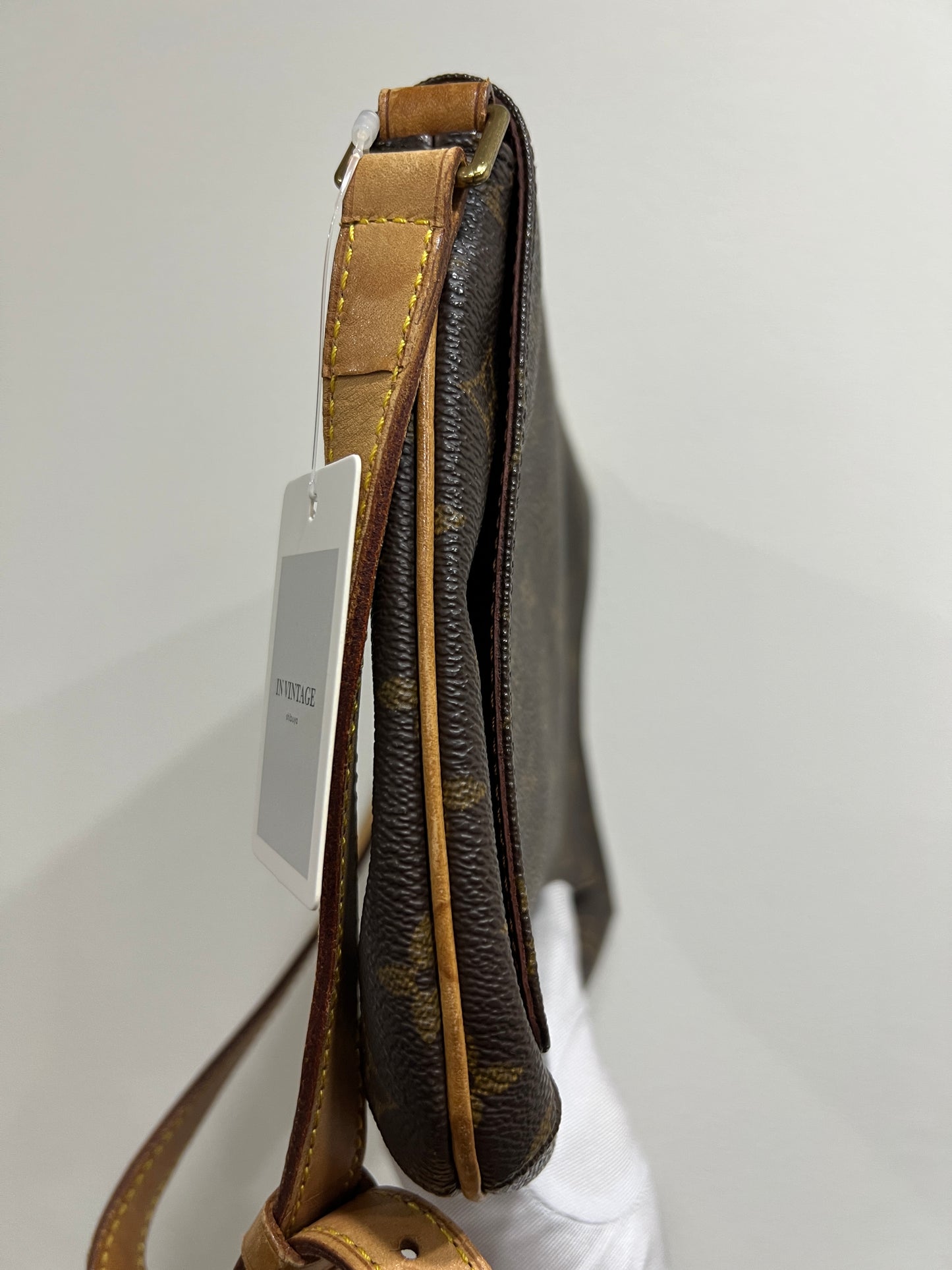 LOUIS VUITTON Musette Tango