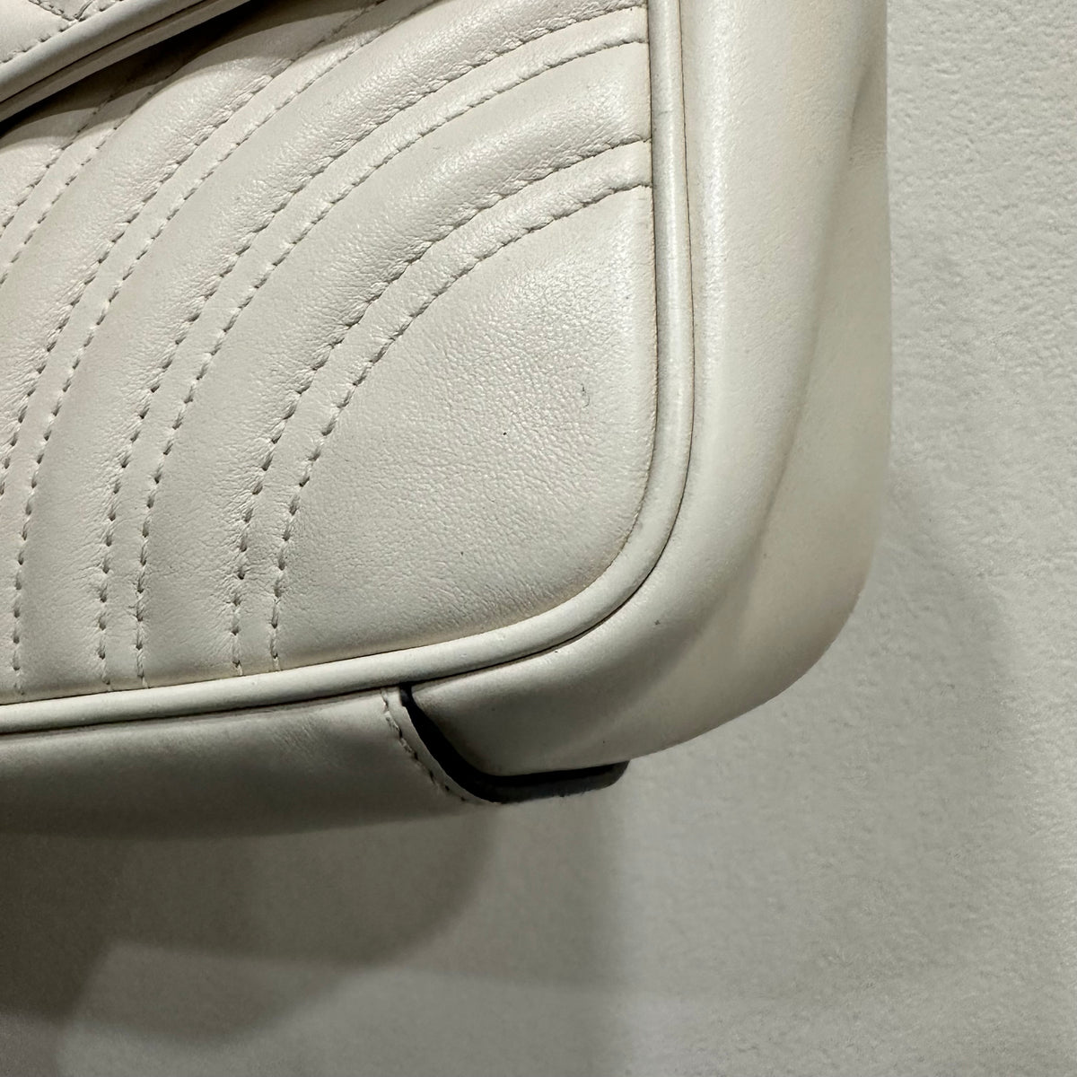 GUCCI Marmont white