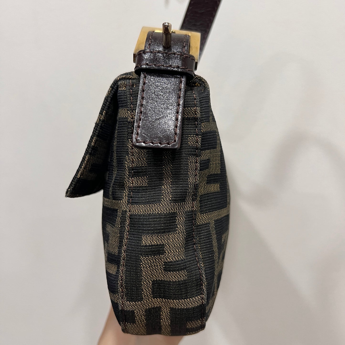 FENDI Baguette Gold