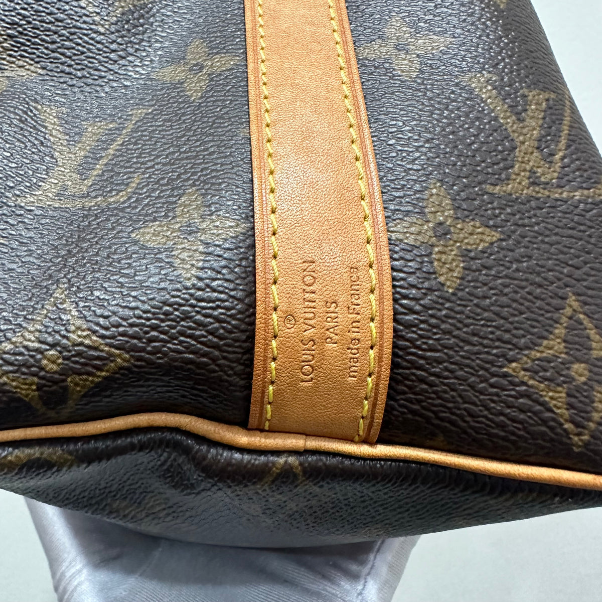 LOUIS VUITTON Speedy 25 with strap NFC ready