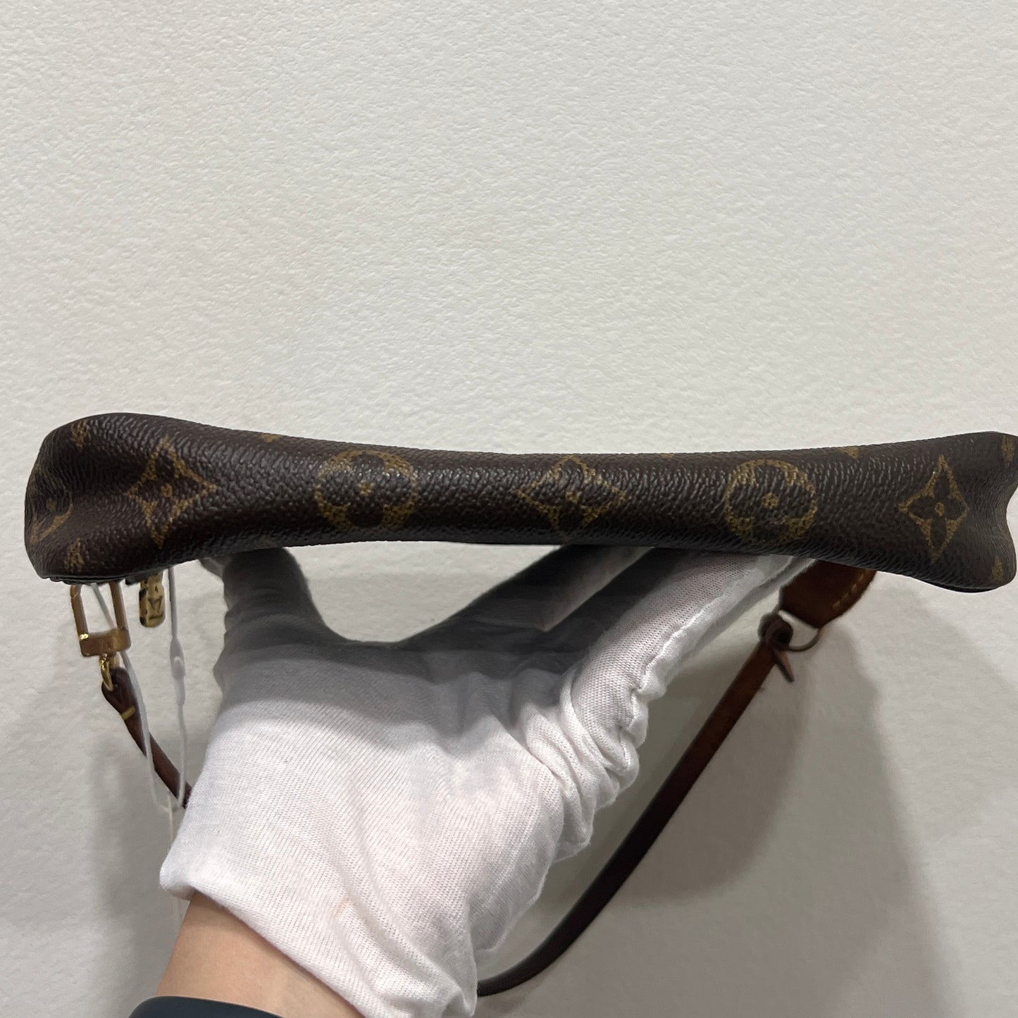 LOUIS VUITTON Accessory Pochette