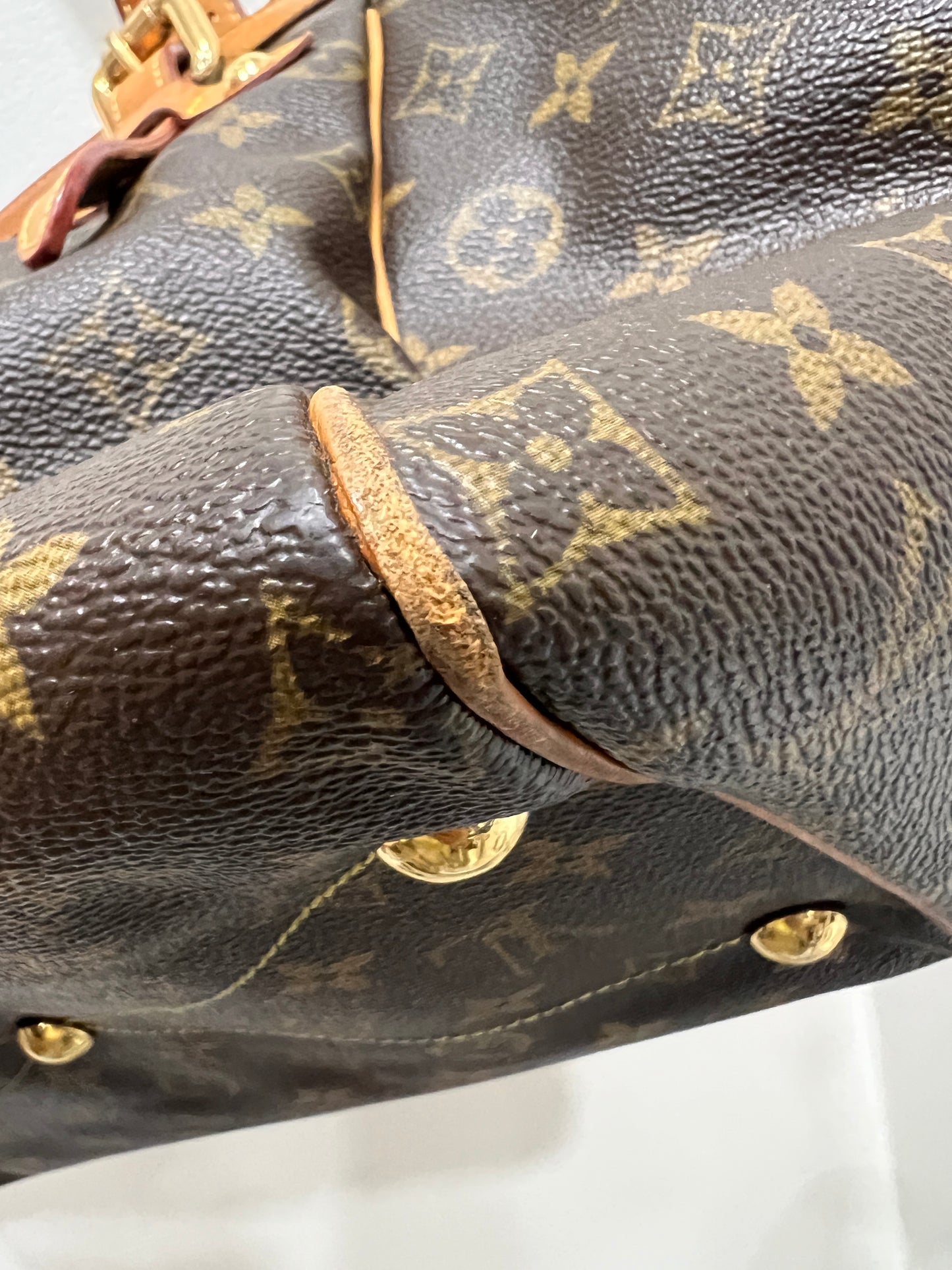 LOUIS VUITTON Tivoli GM