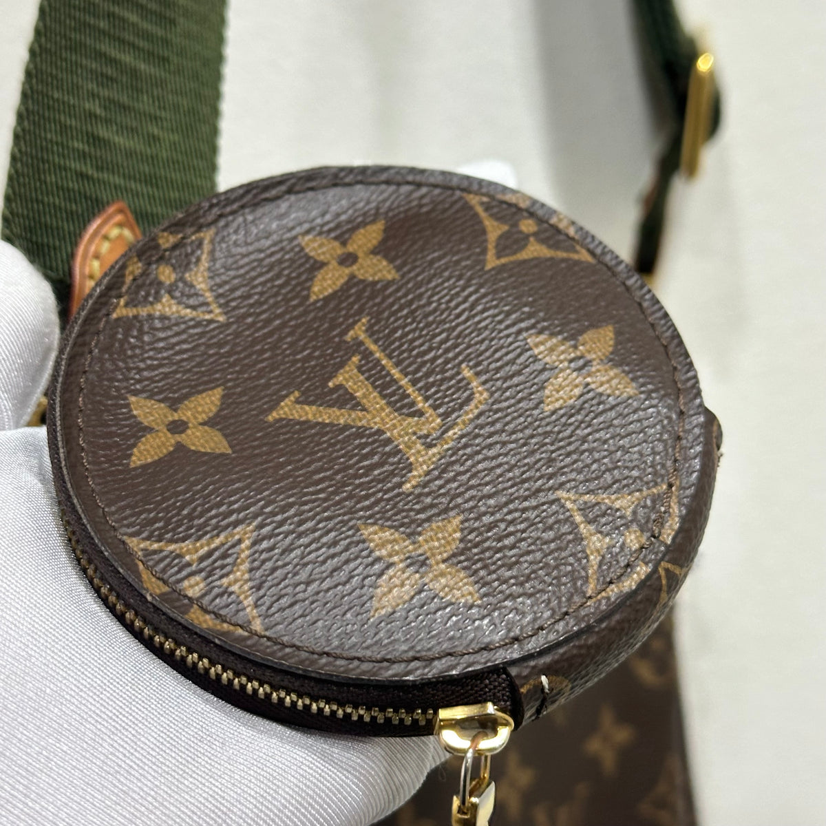 LOUIS VUITTON