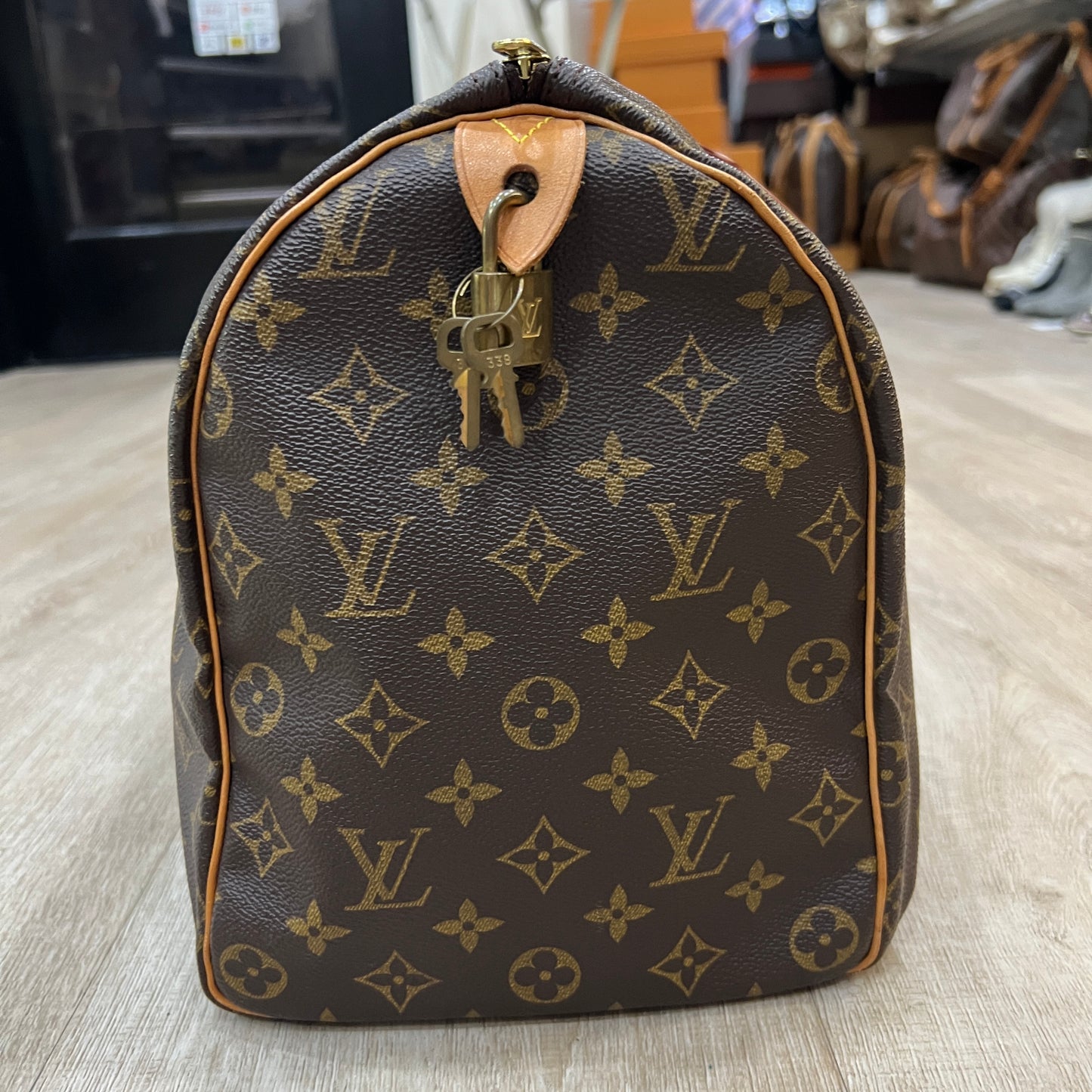 LOUIS VUITTON Speedy 35