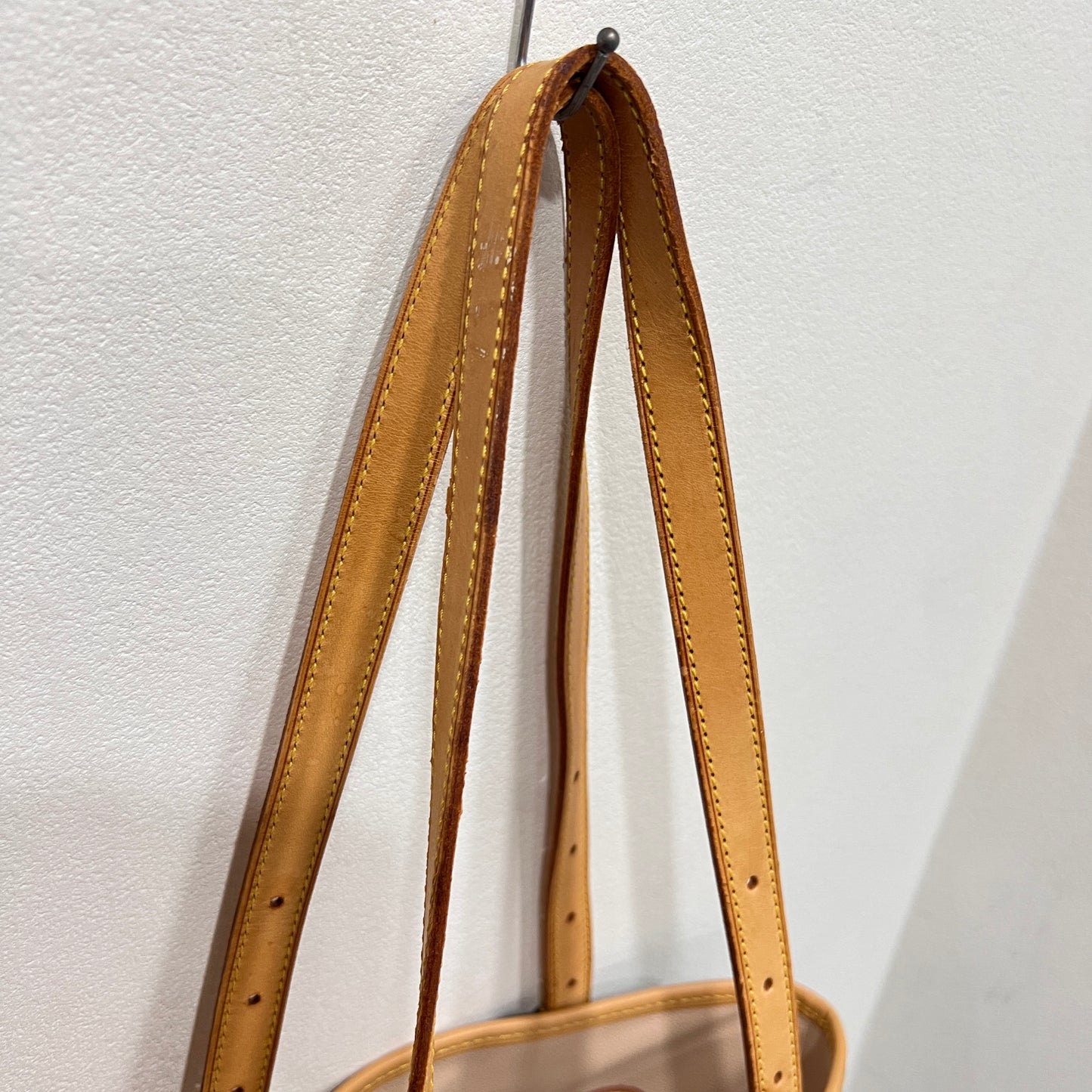 LOUIS VUITTON Bucket Bag GM