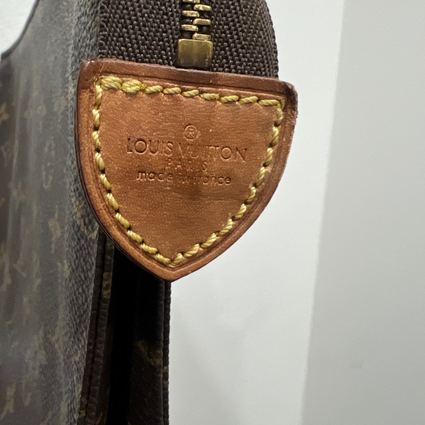 LOUIS VUITTON Toiletry Pouch (24901)