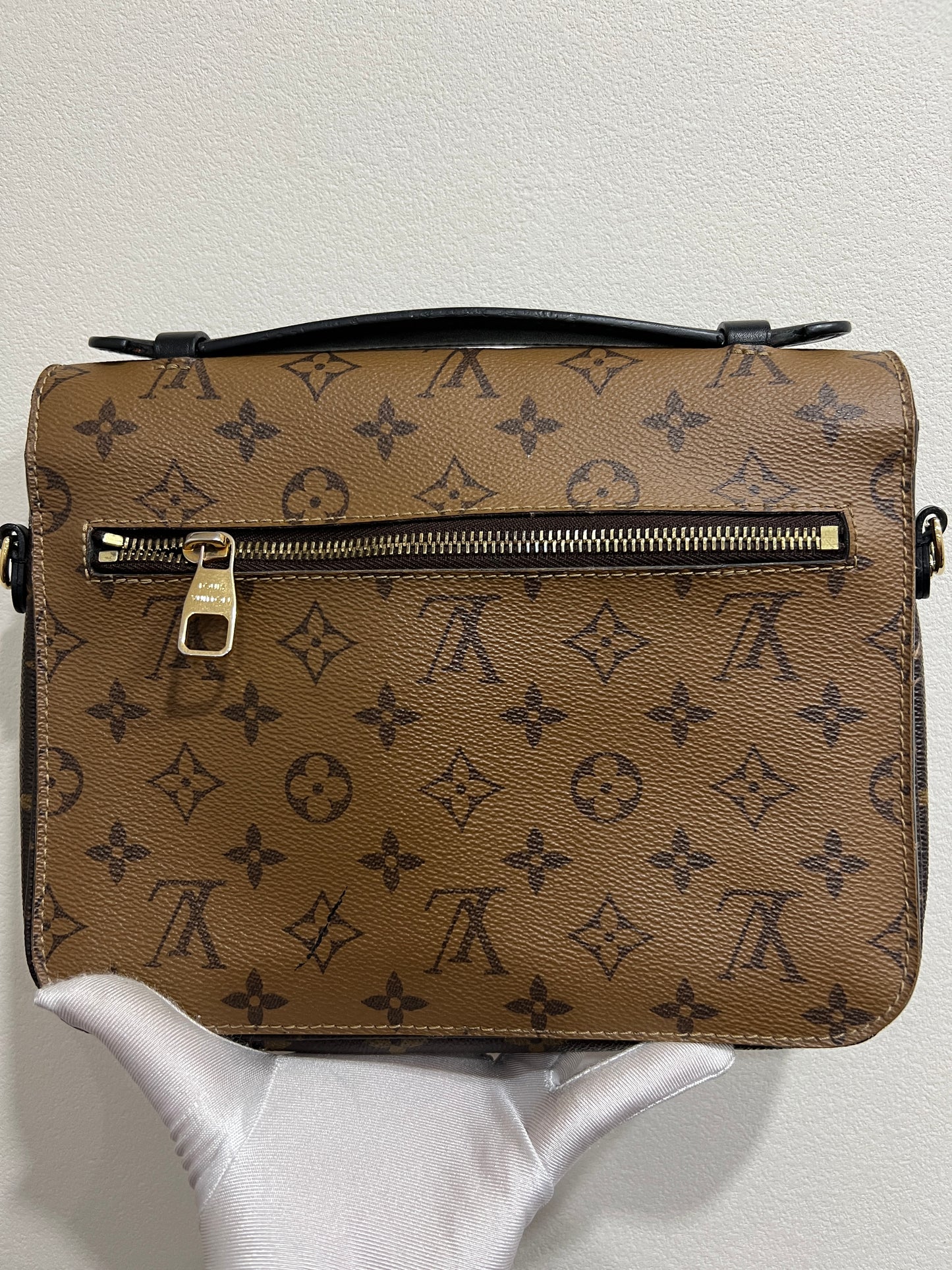 LOUIS VUITTON Monogram Reverse Canvas Pochette Metis