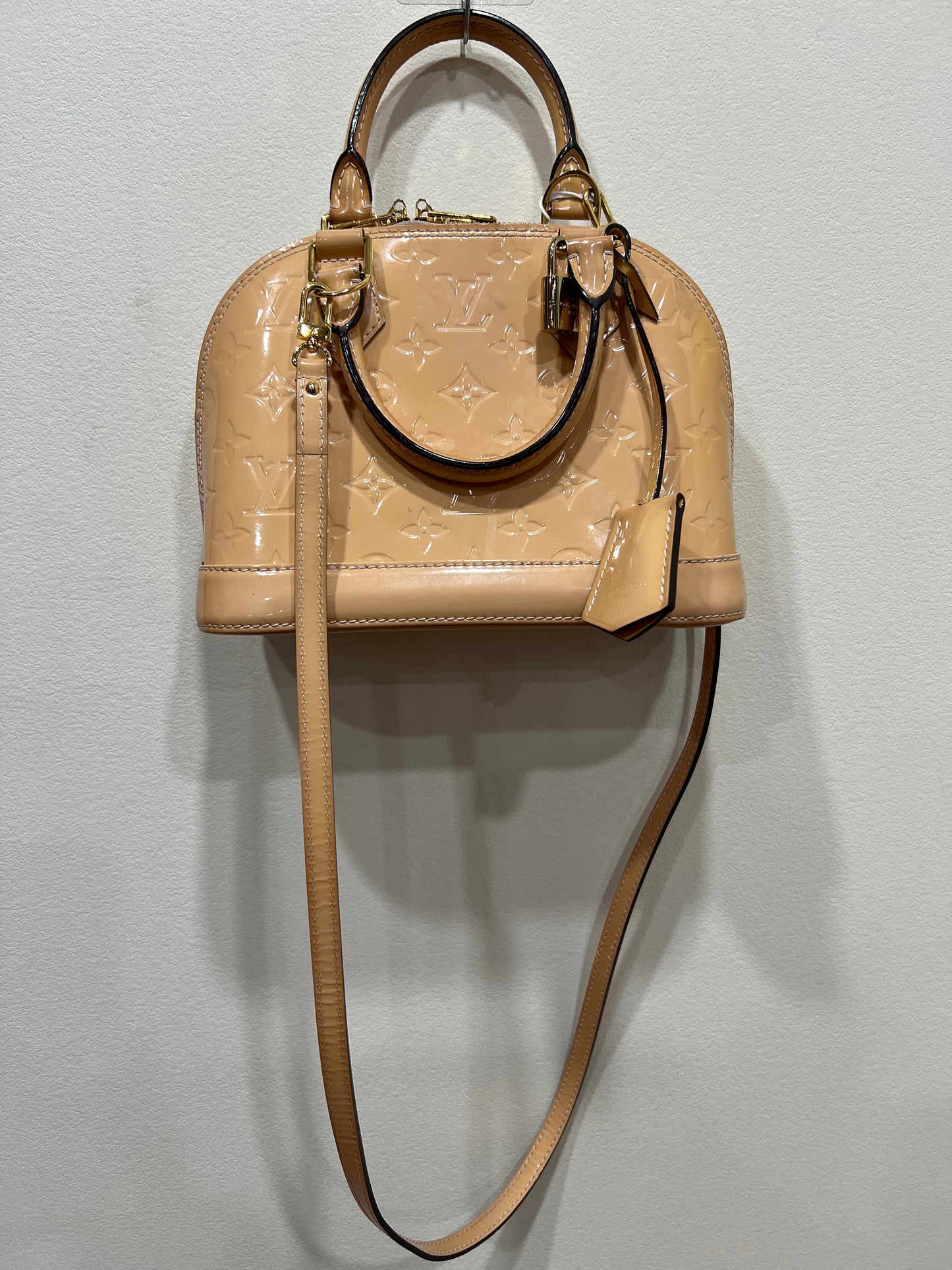 LOUIS VUITTON Alma bb Vernis