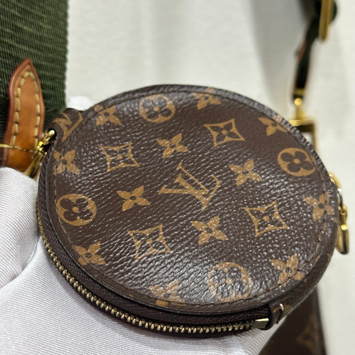 LOUIS VUITTON