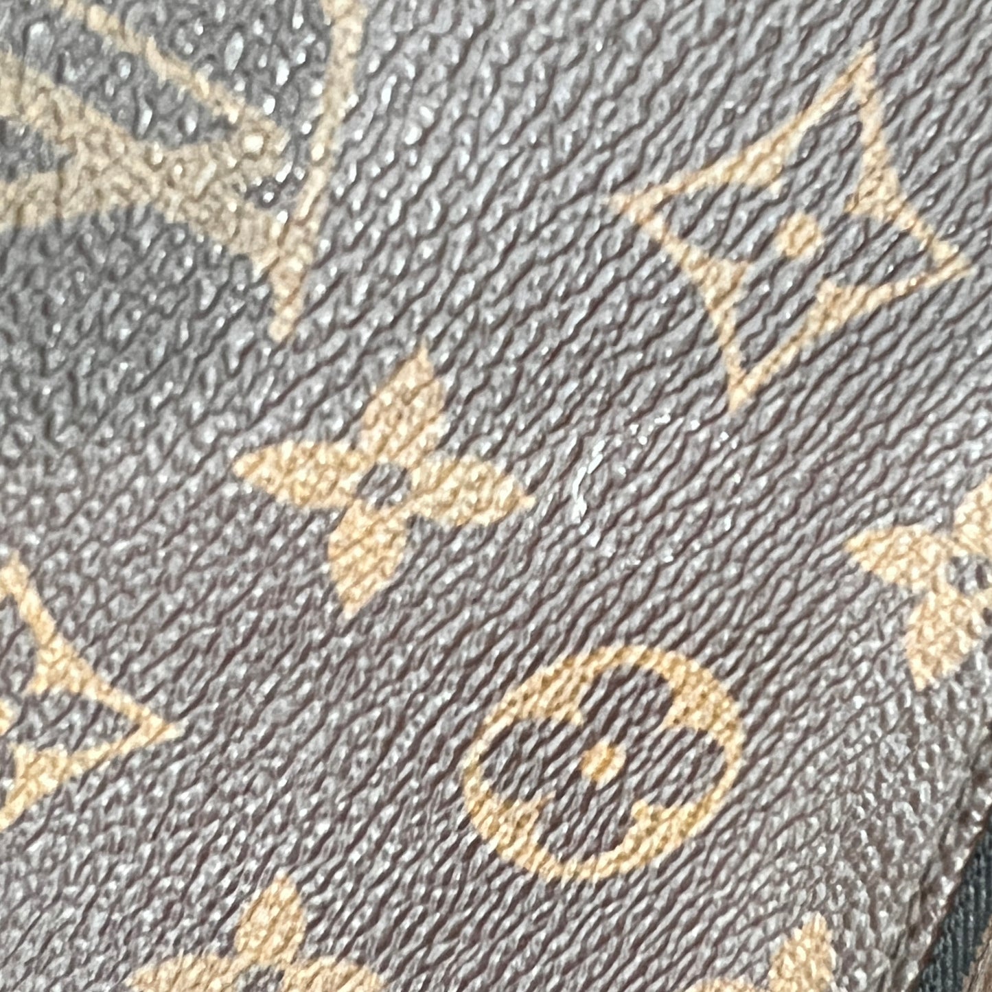 LOUIS VUITTON Pallas Black