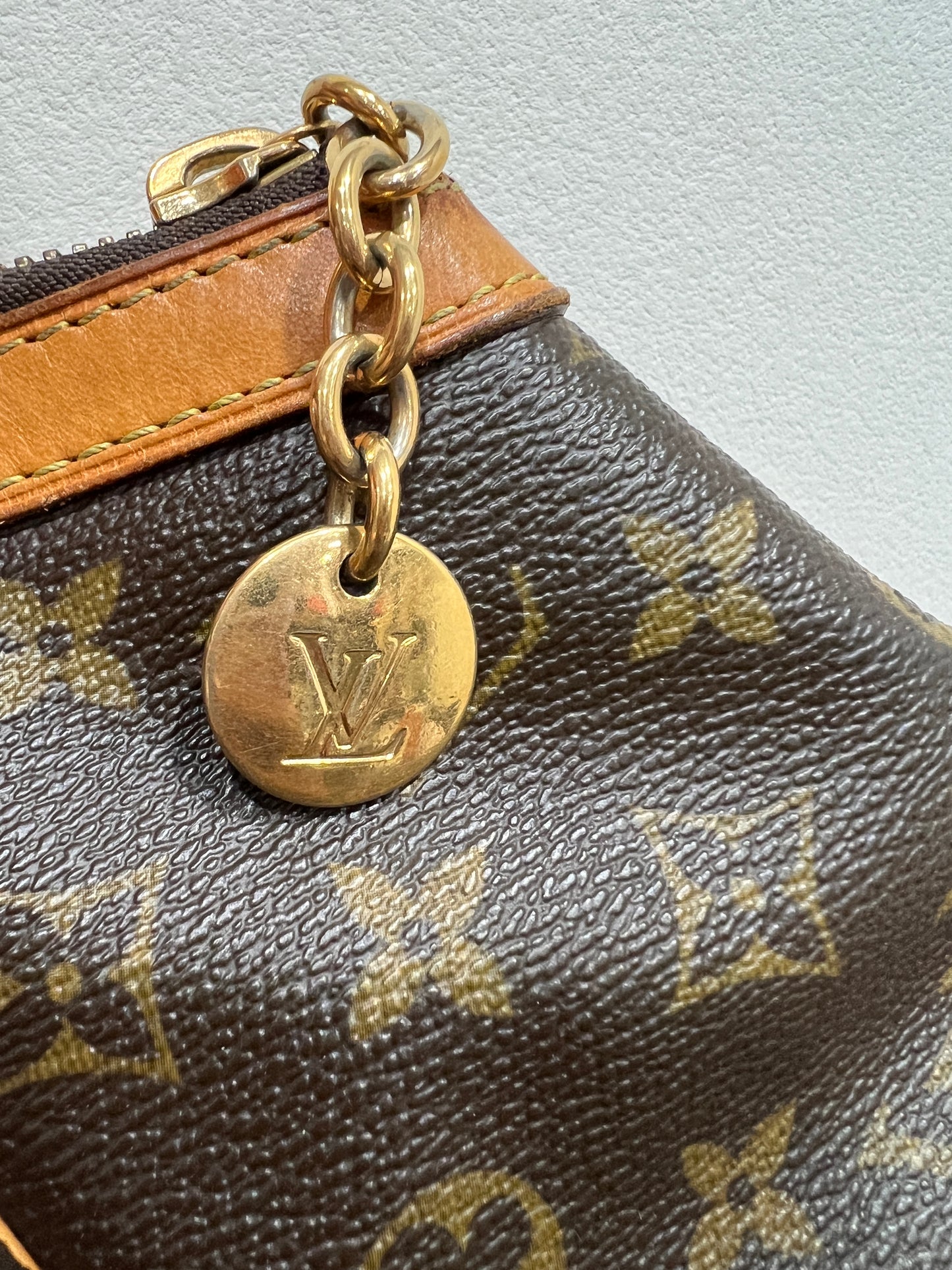 LOUIS VUITTON Tivoli GM