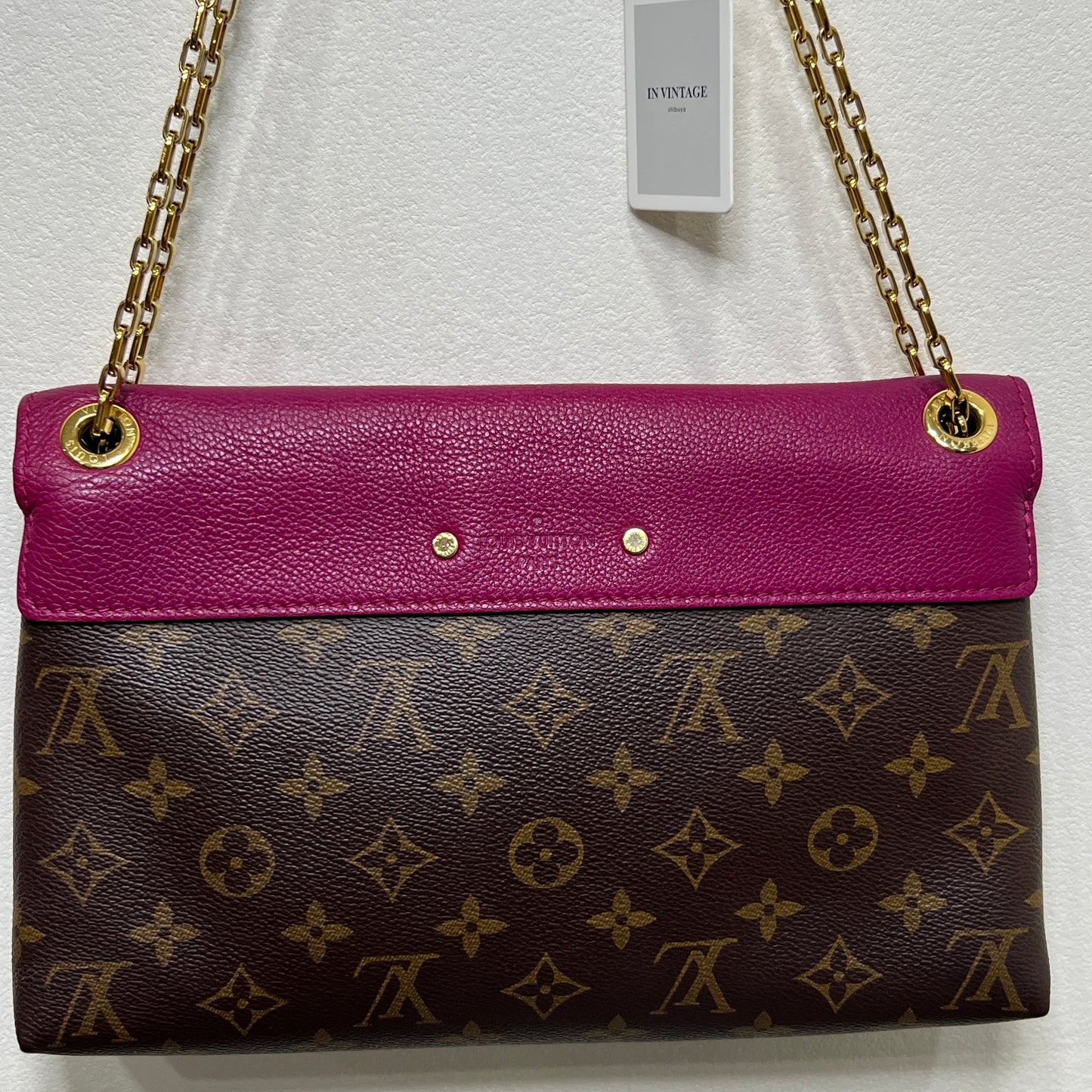 LOUIS VUITTON Pallas Chain Bag