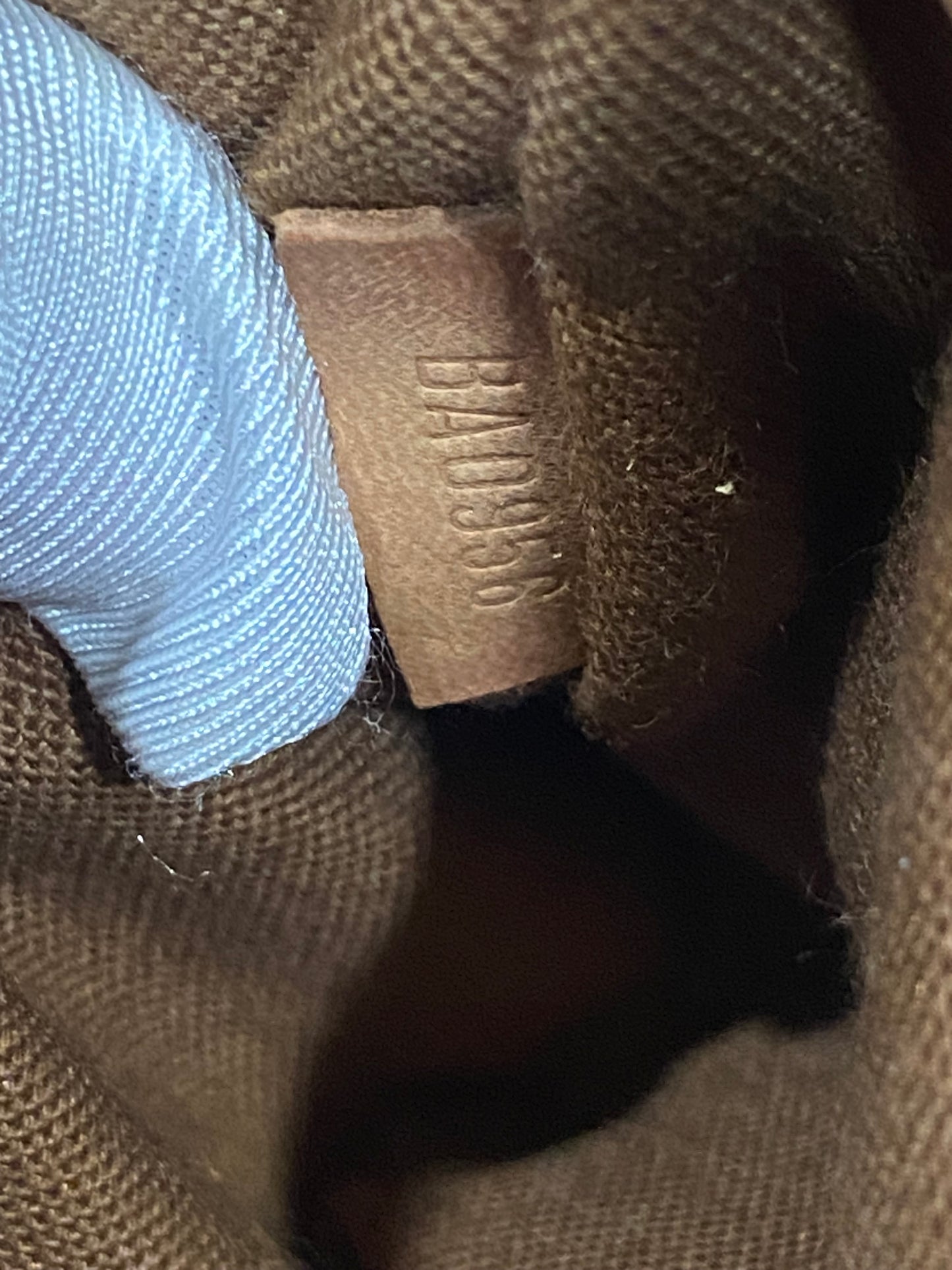 LOUIS VUITTON Alma Monogram