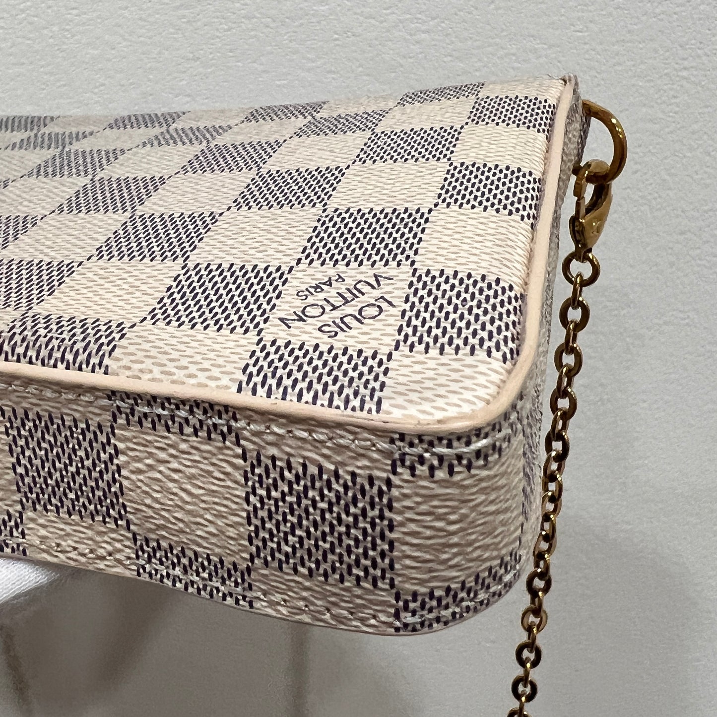LOUIS VUITTON Felice Damier