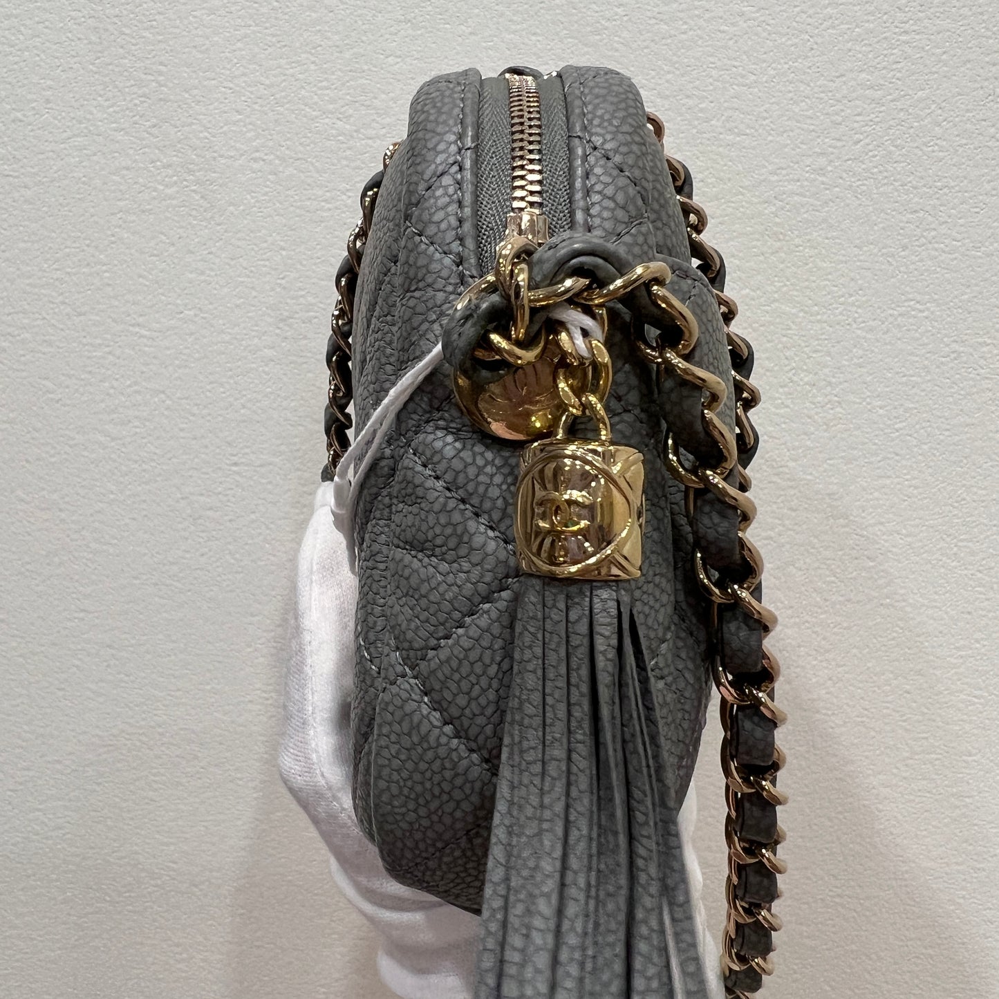 CHANEL CAVIAR Gray Shoulder Bag