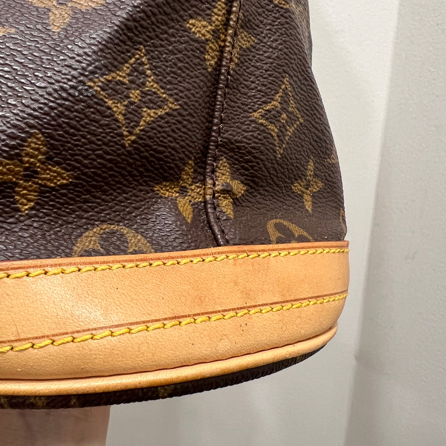 LOUIS VUITTON Bucket Bag GM