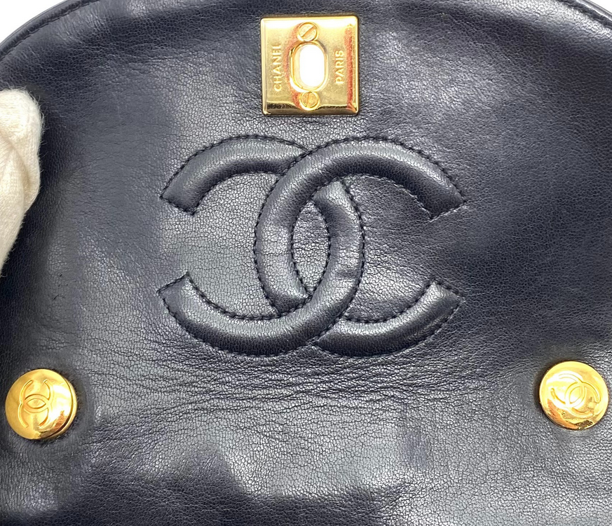 CHANEL Kelly Wave Chain Shoulder Bag 24K gold