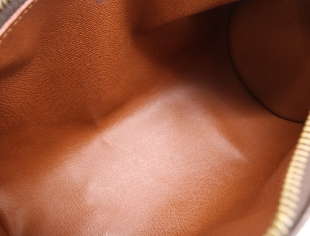 LOUIS VUITTON Papillon