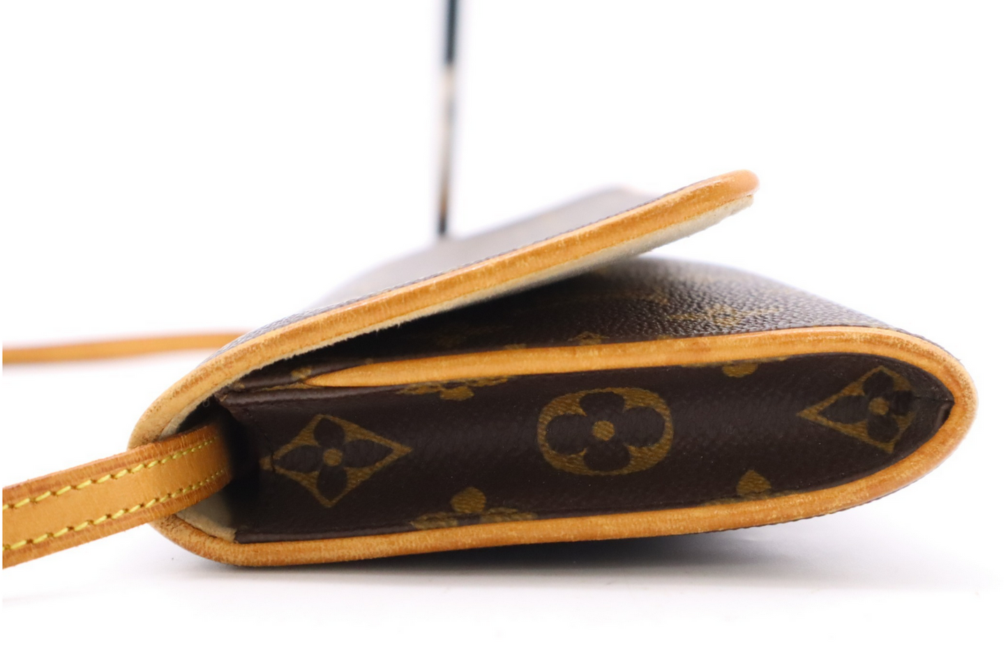 LOUIS VUITTON Pochette Twin