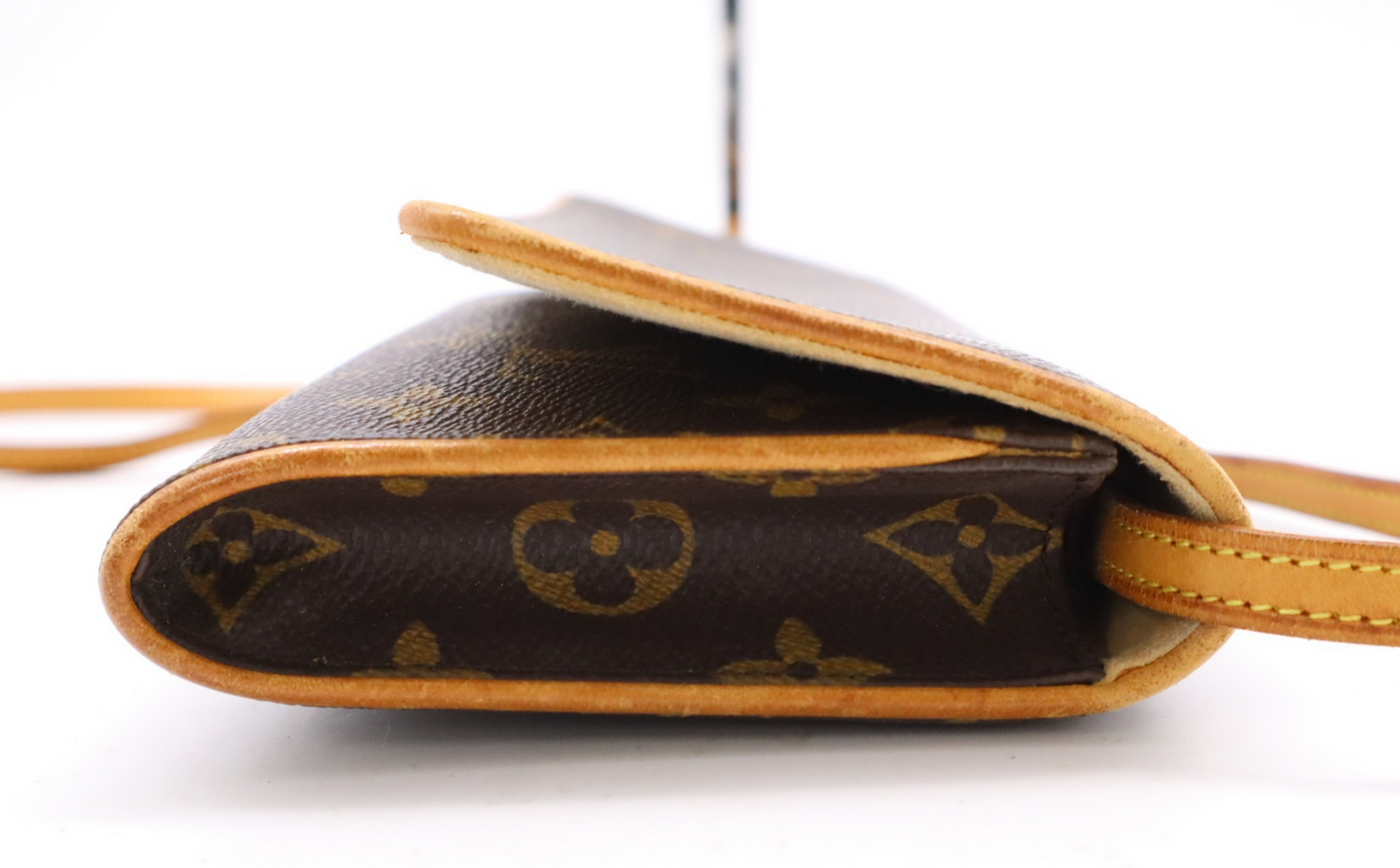 LOUIS VUITTON Pochette Twin