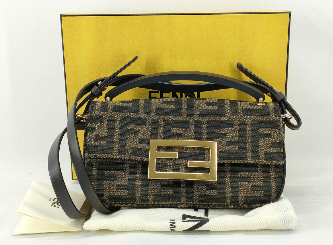 FENDI mamma baguette
