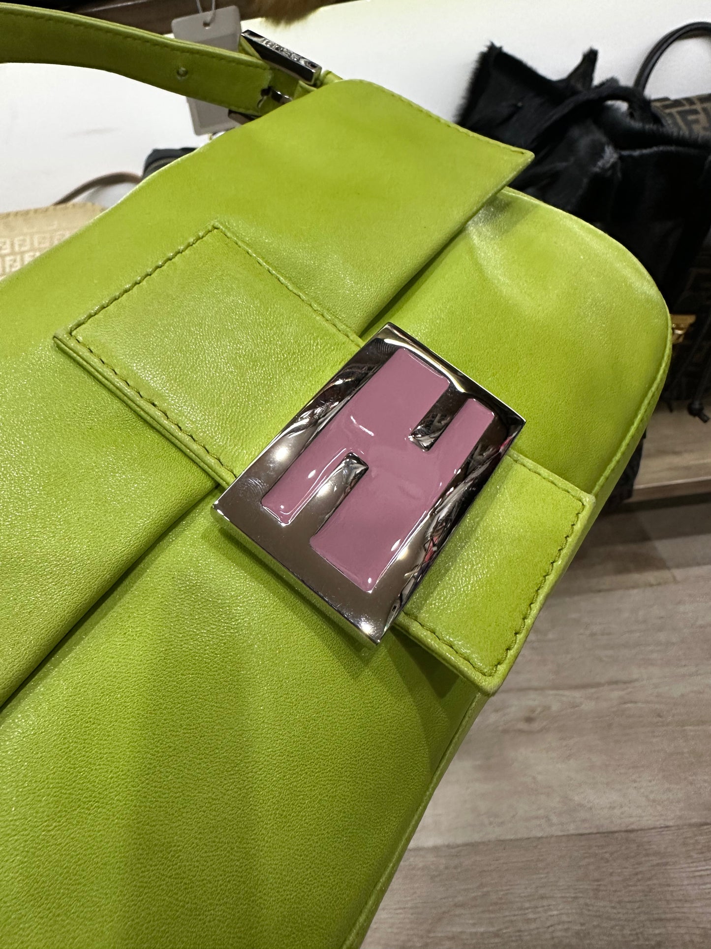 Fendi baguette leather (6322342)