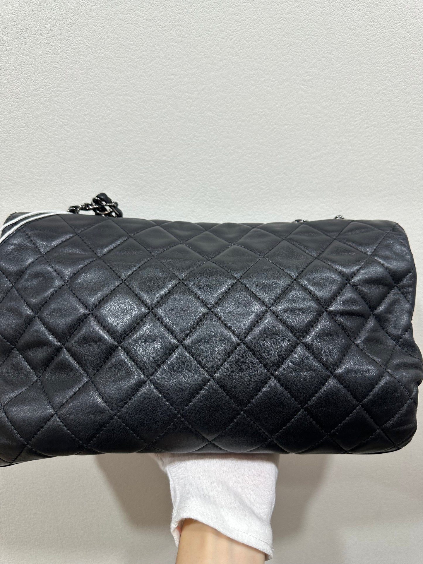 Chanel flap shoulder bag