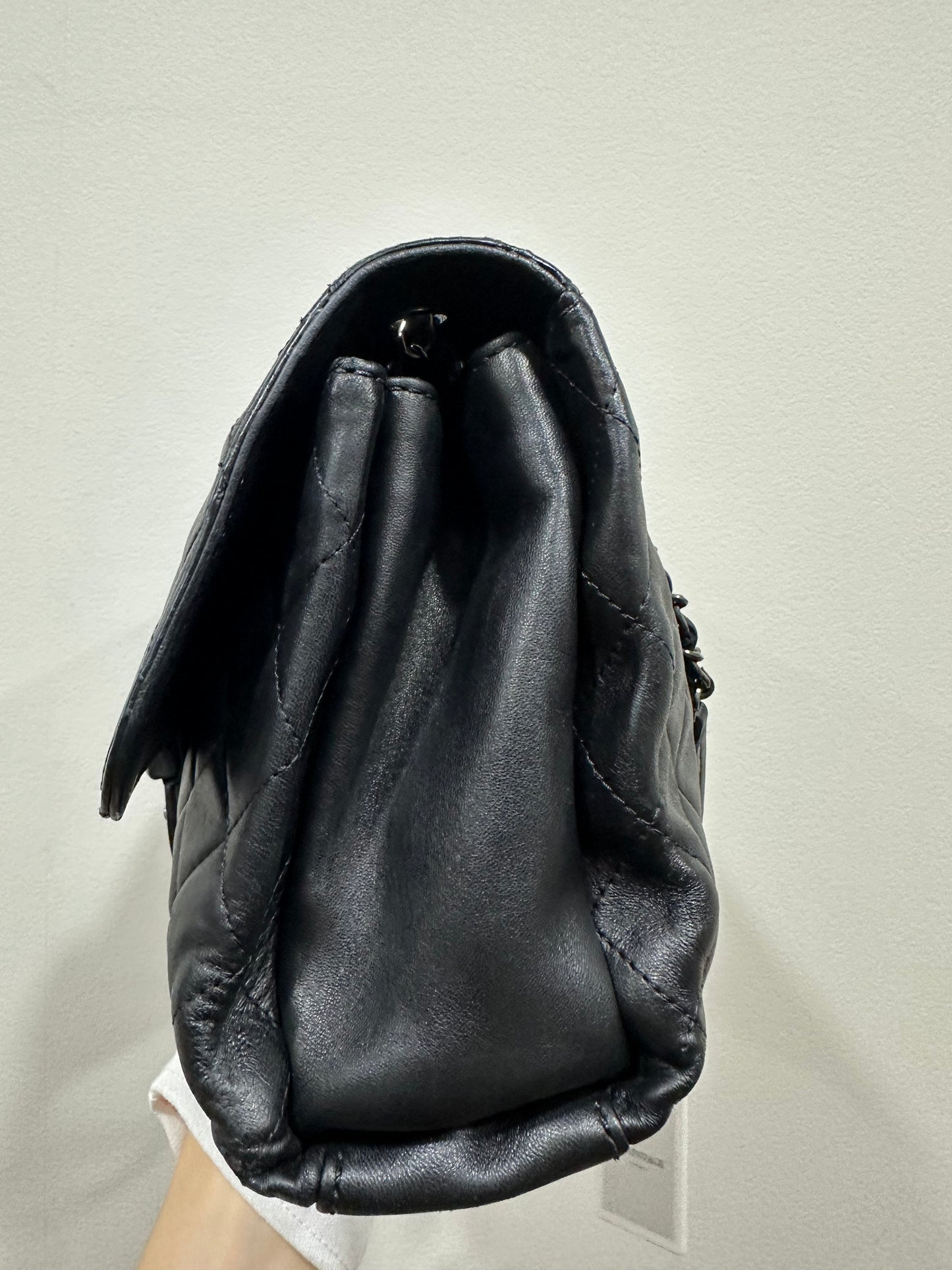Chanel flap shoulder bag