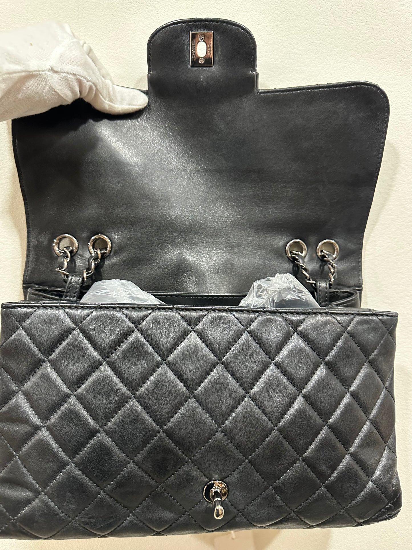 Chanel flap shoulder bag