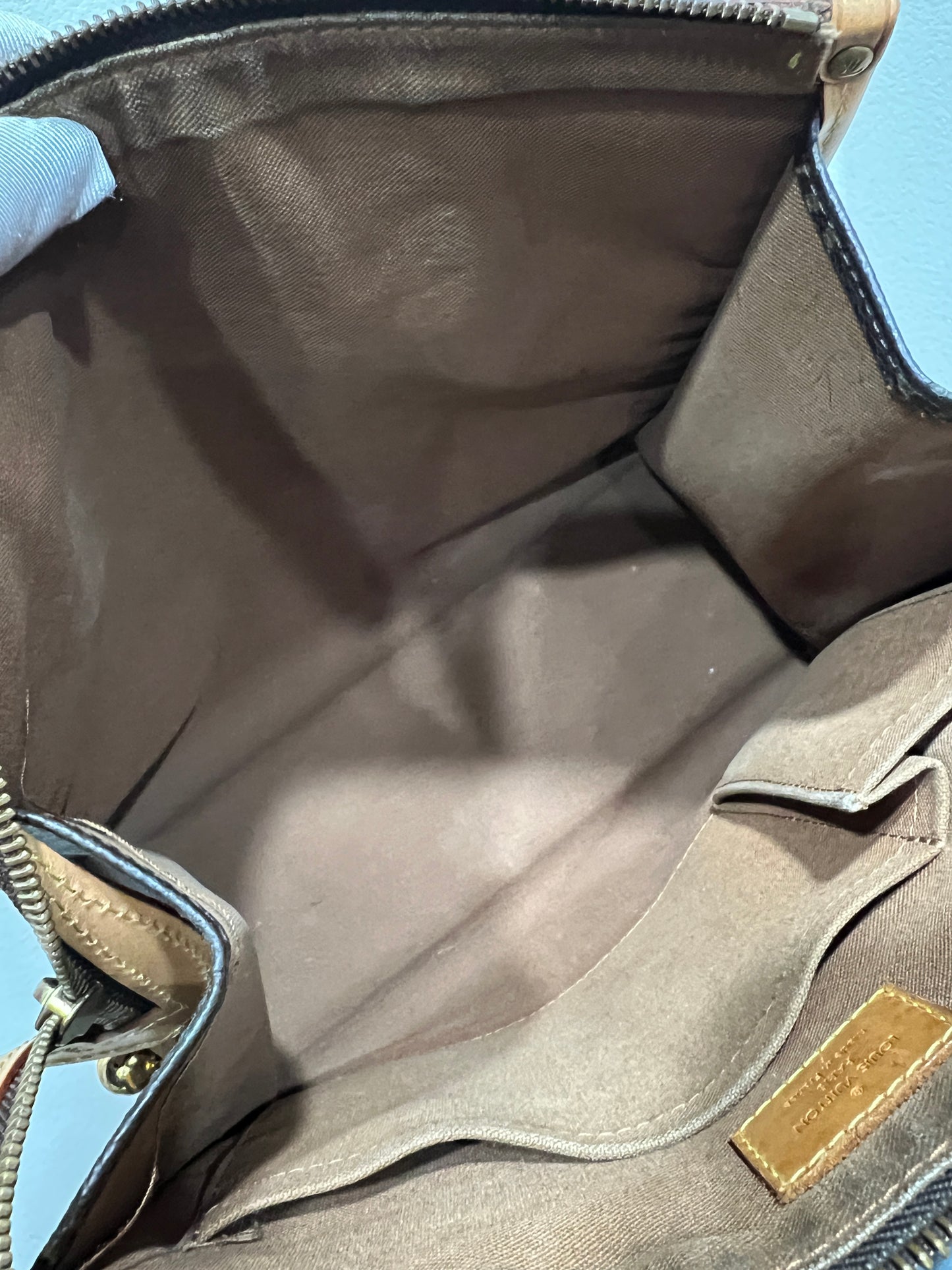 LOUIS VUITTON SHOULDER BAG