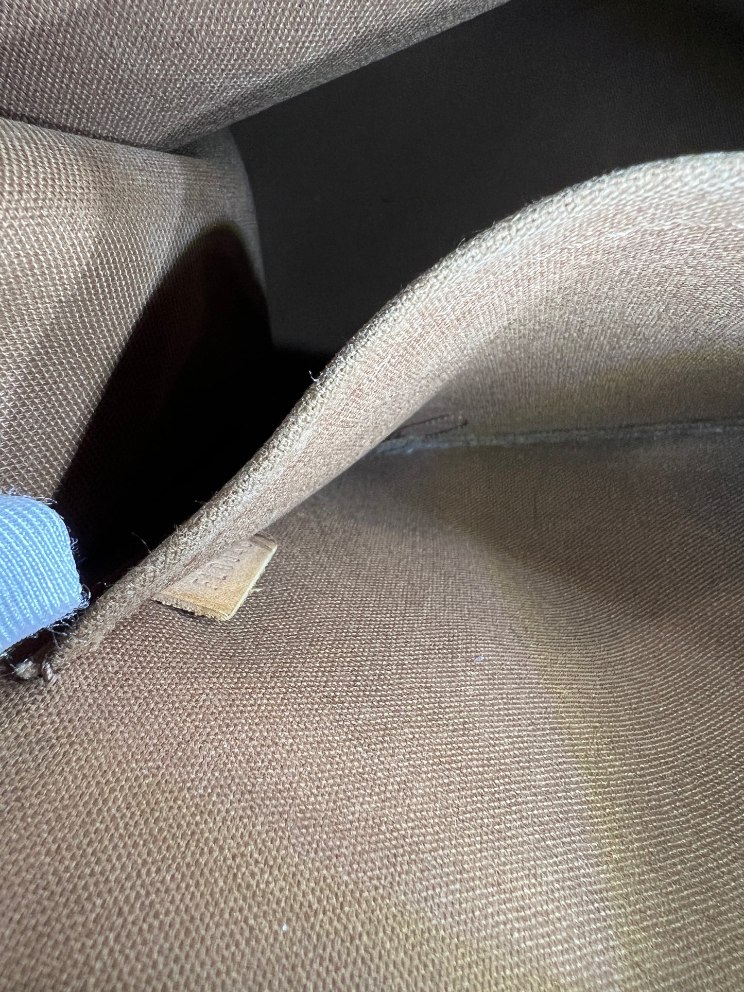 LOUIS VUITTON SHOULDER BAG