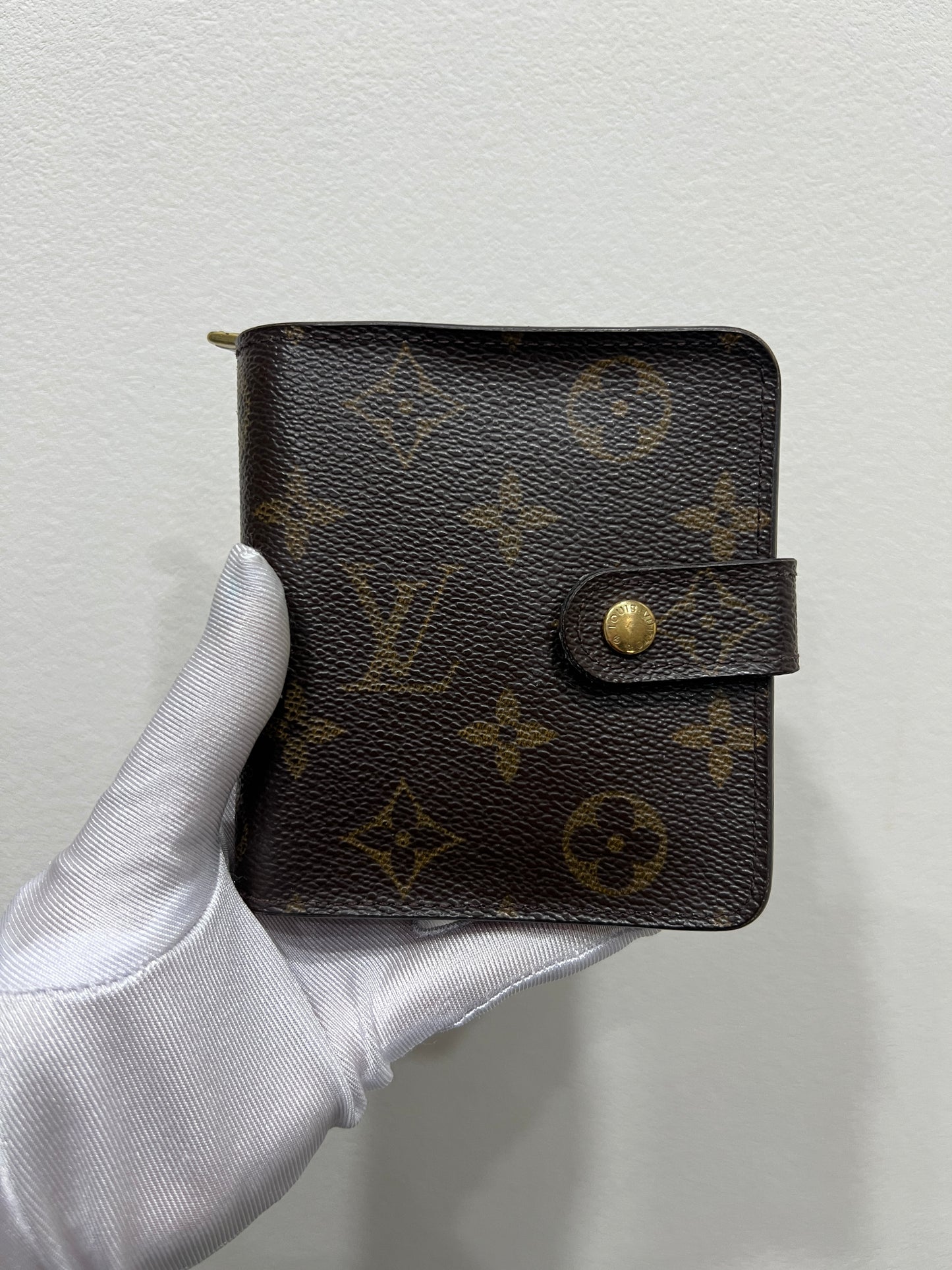 LOUIS VUITTON Wallet
