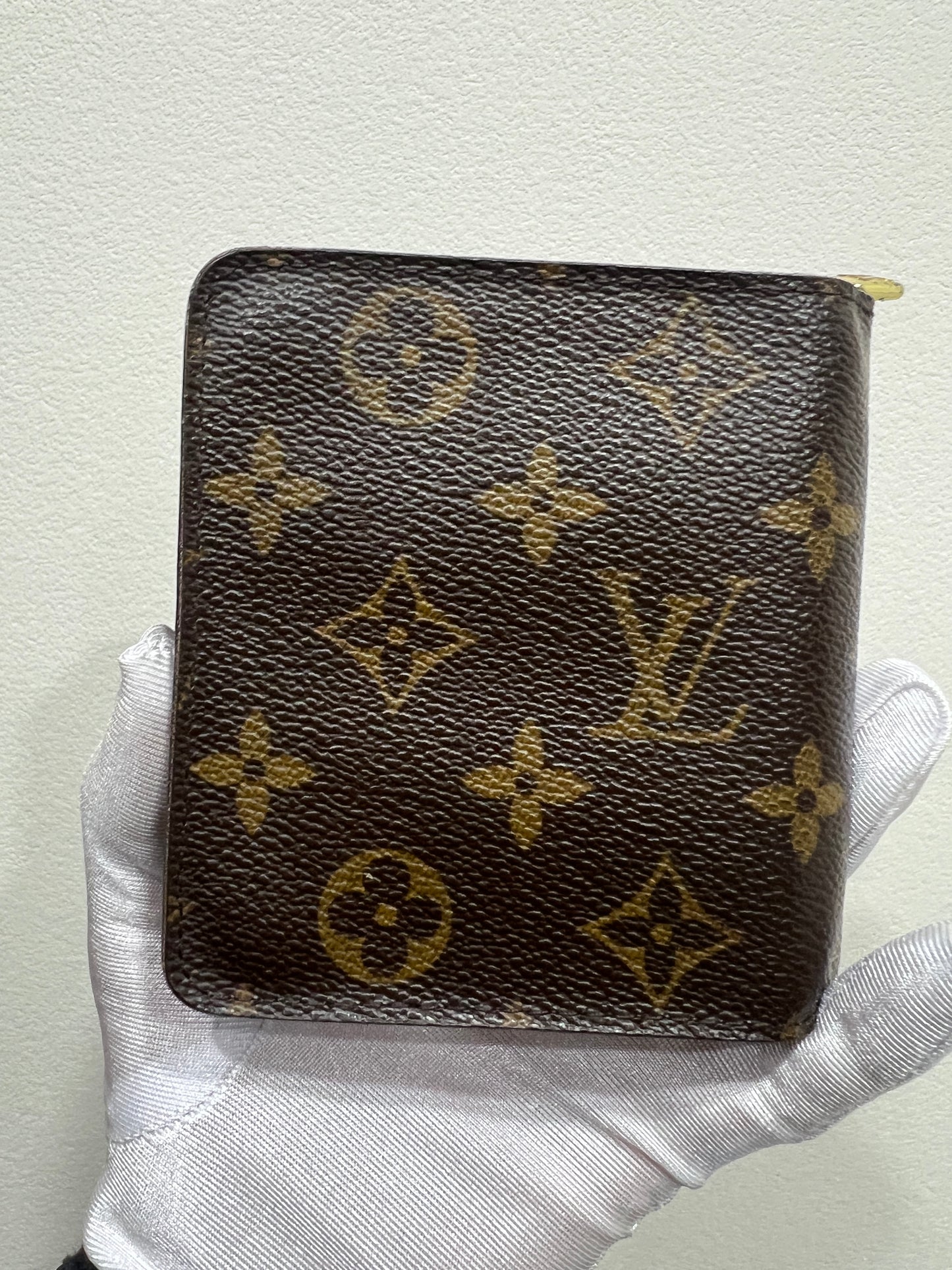 LOUIS VUITTON wallet