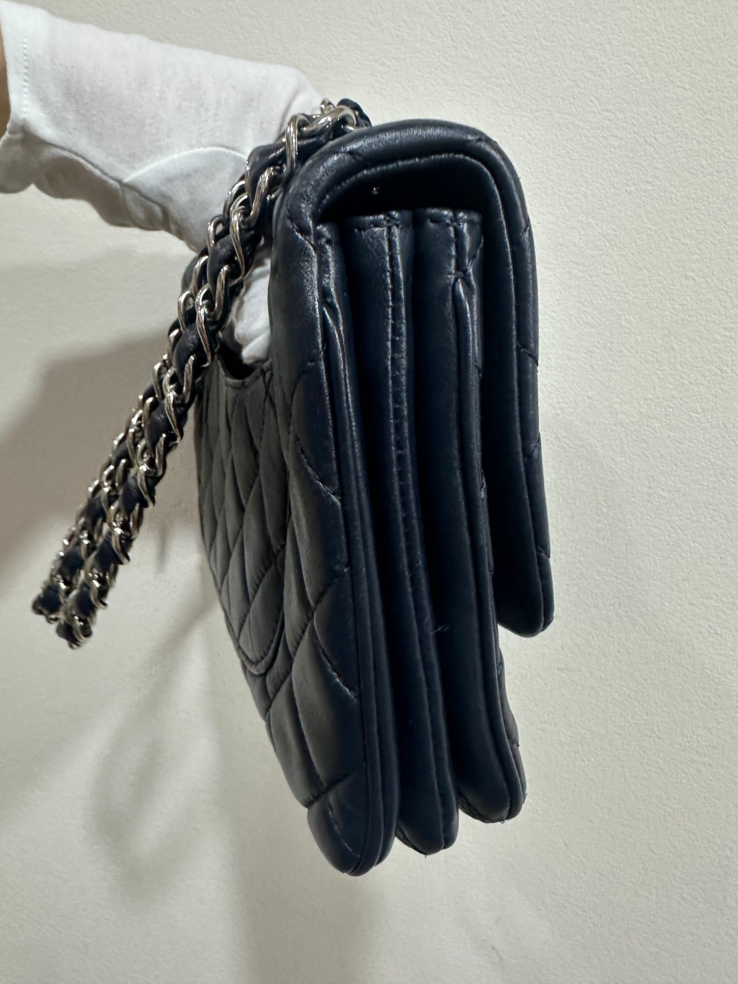 Chanel shoulder bag navy