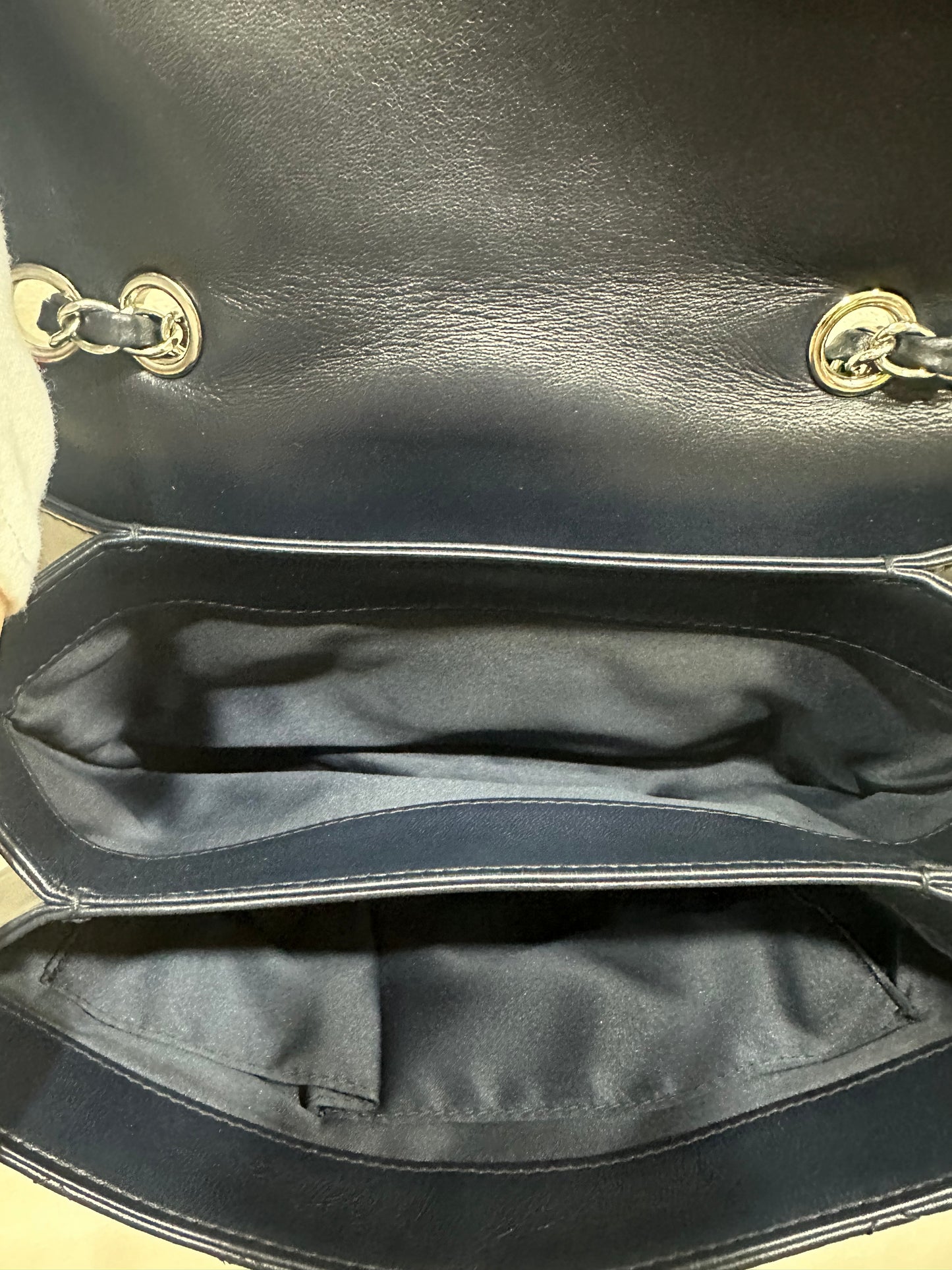 Chanel shoulder bag navy