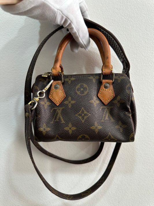 Louis Vuitton mini speedy