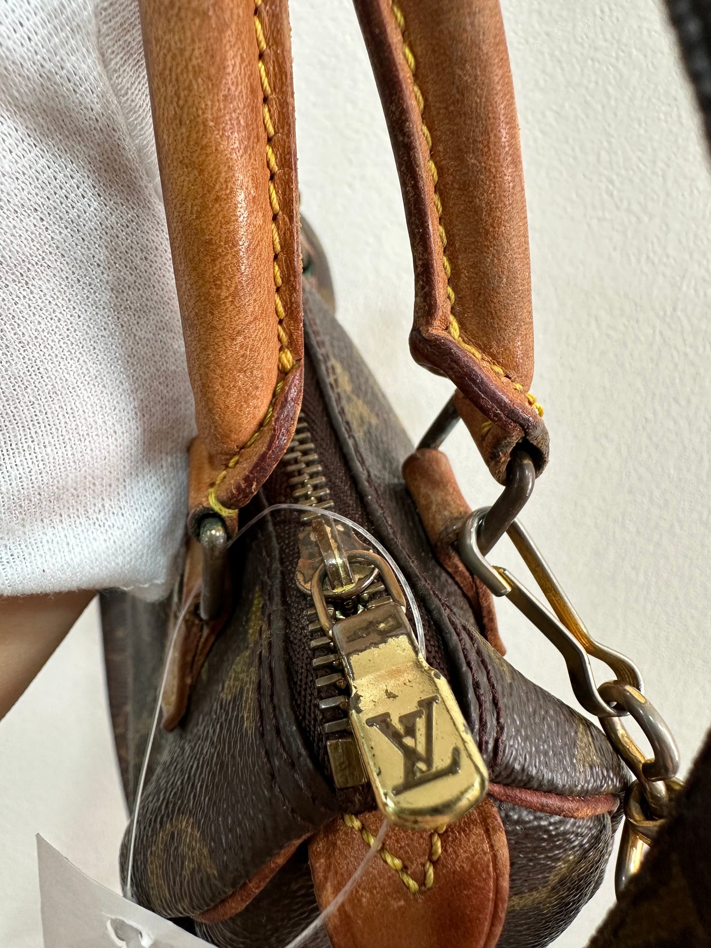 Louis Vuitton mini speedy