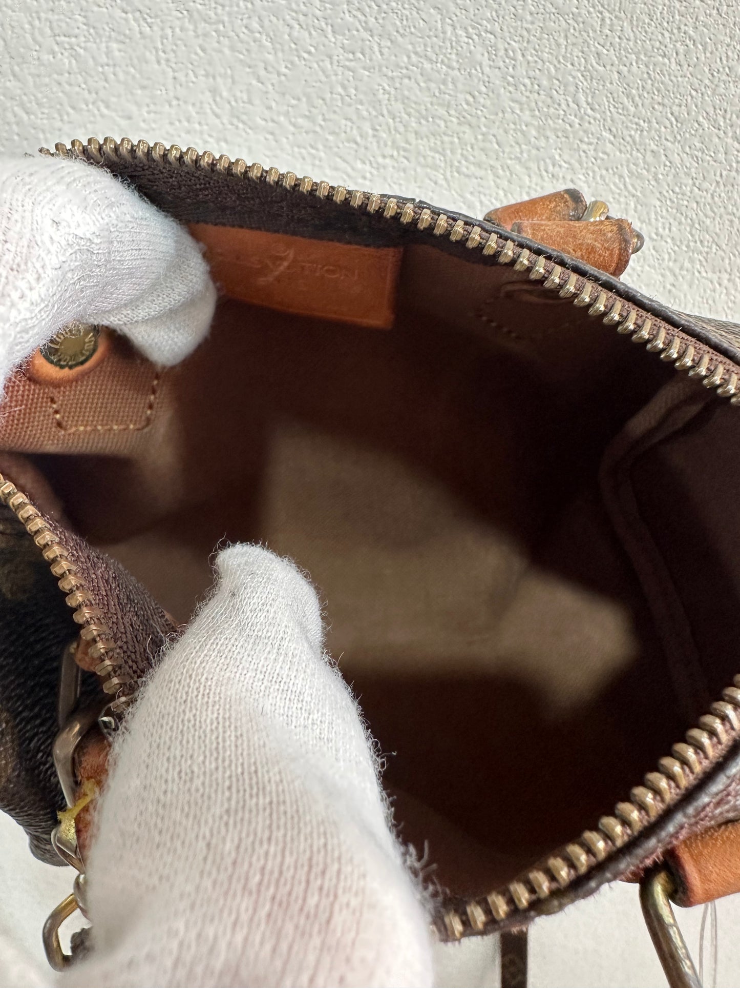 Louis Vuitton mini speedy