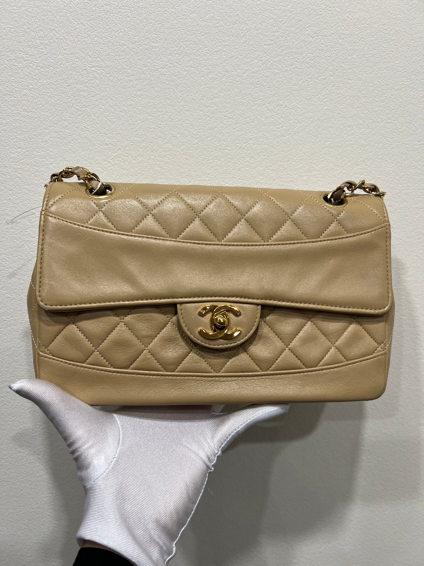CHANEL Matelasse Lambskin Shoulder bag