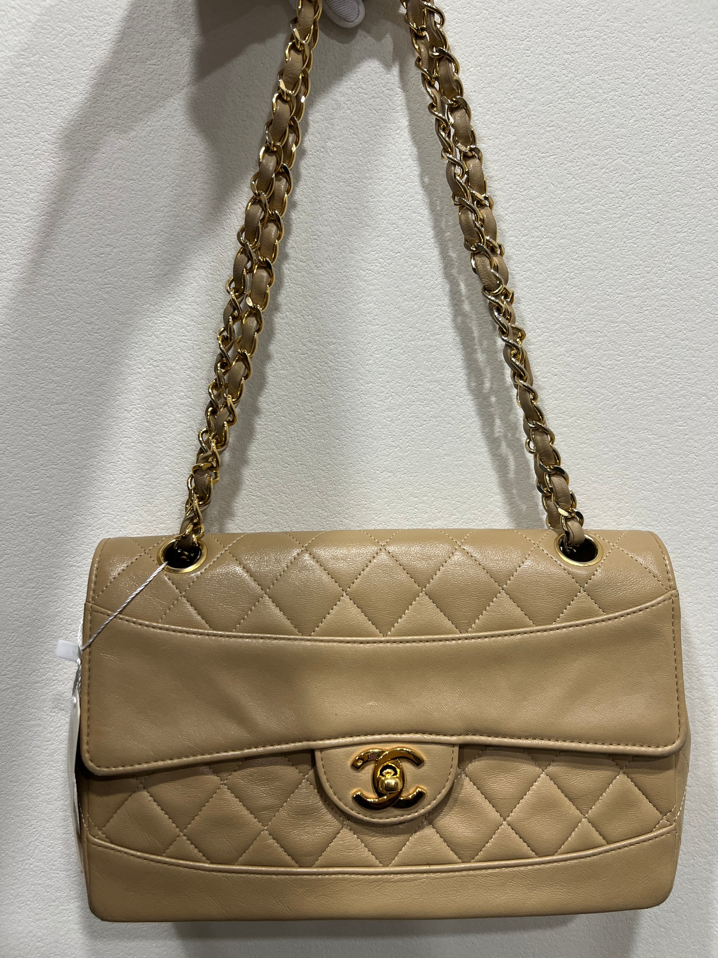 CHANEL Matelasse Lambskin Shoulder bag