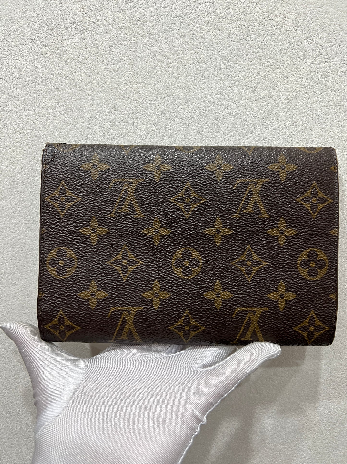 LOUIS VUITTON TRI-FOLD WALLET
