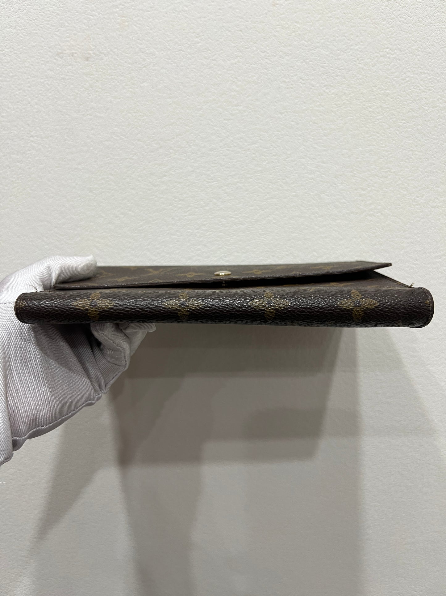 LOUIS VUITTON TRI-FOLD WALLET