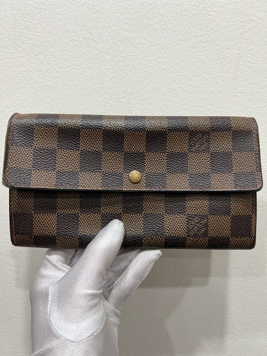LOUIS VUITTON Damier Wallet
