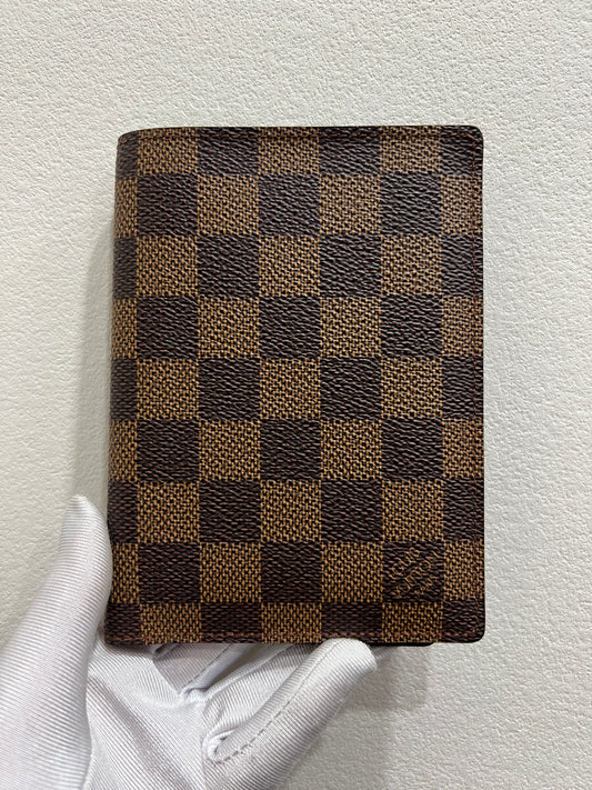 LOUIS VUITTON Damier Passport Case