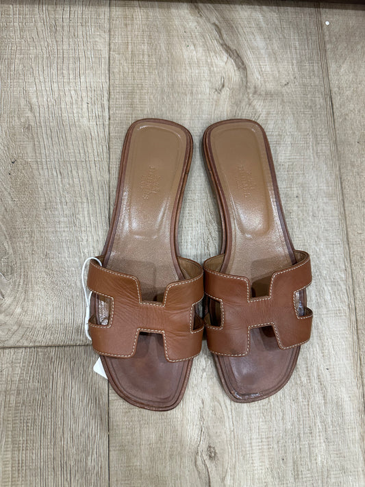 Hermes sandal size 37.5